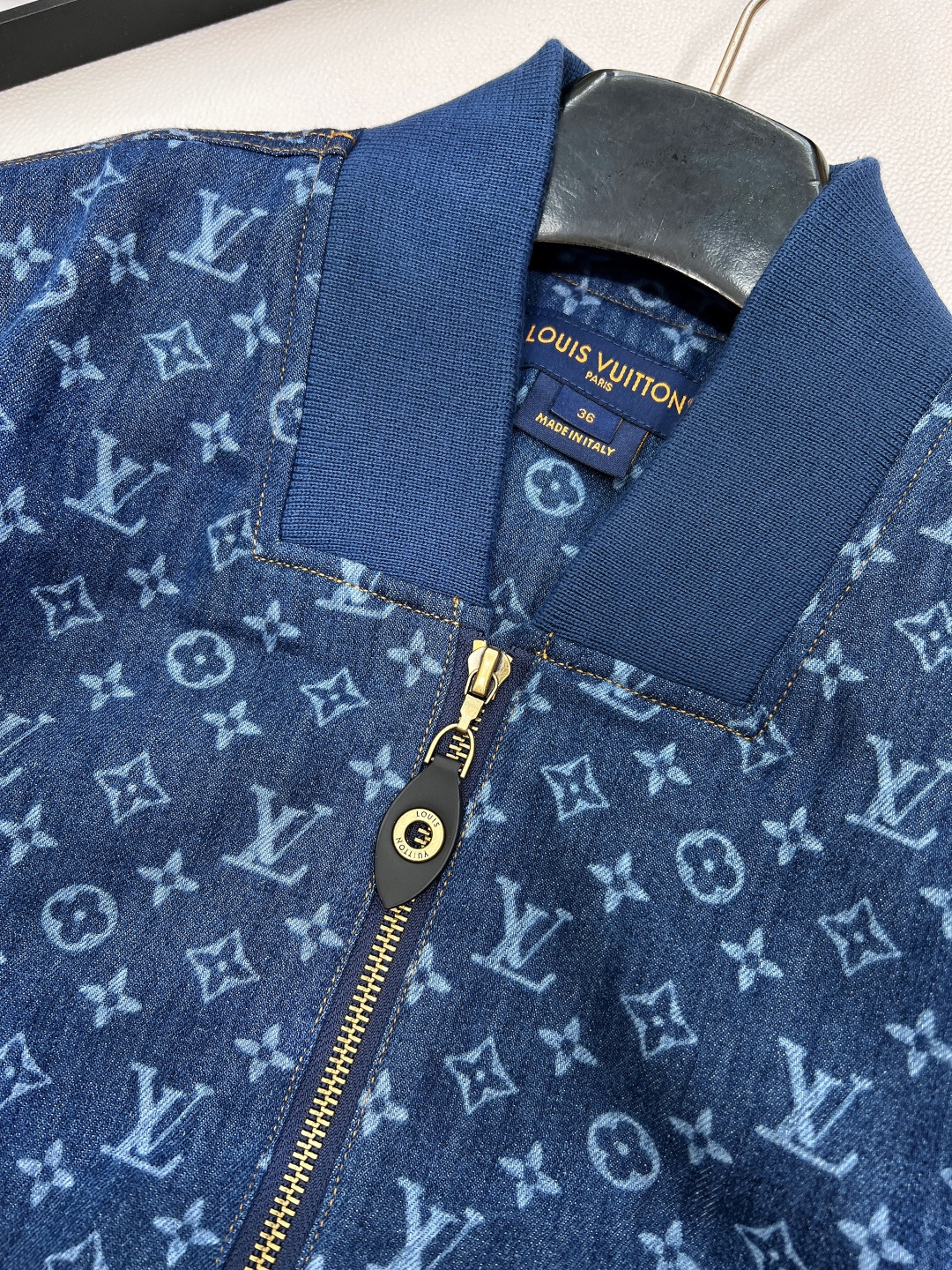 🆕Louis Vuitton 25Fw早秋新款激光印花牛仔短款夹克外套重磅登场✨ 标志性的激光印花图案，