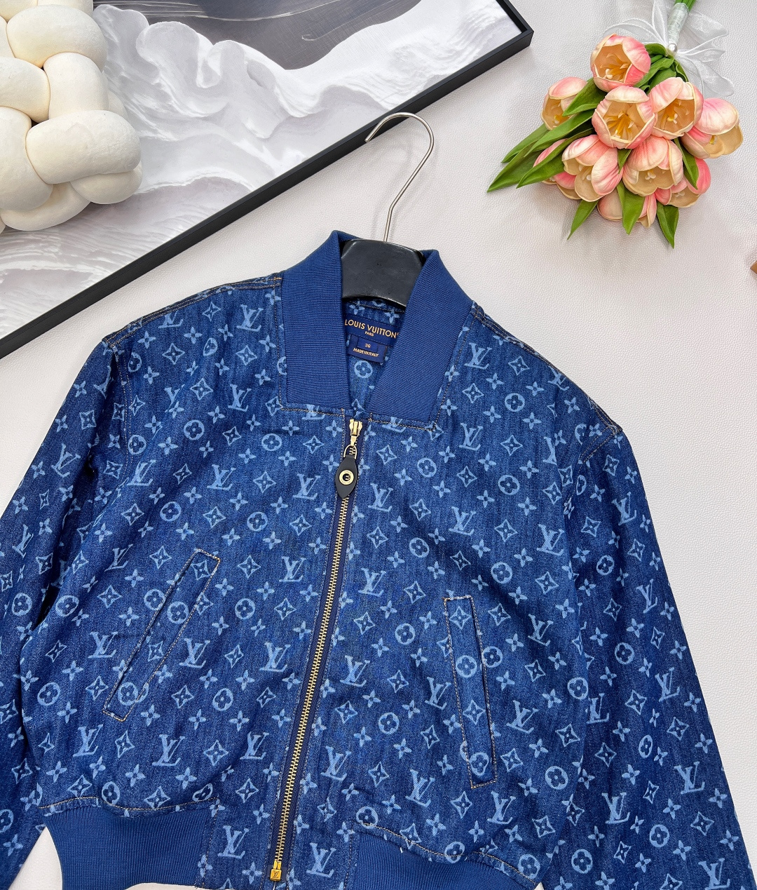 🆕Louis Vuitton 25Fw早秋新款激光印花牛仔短款夹克外套重磅登场✨ 标志性的激光印花图案，