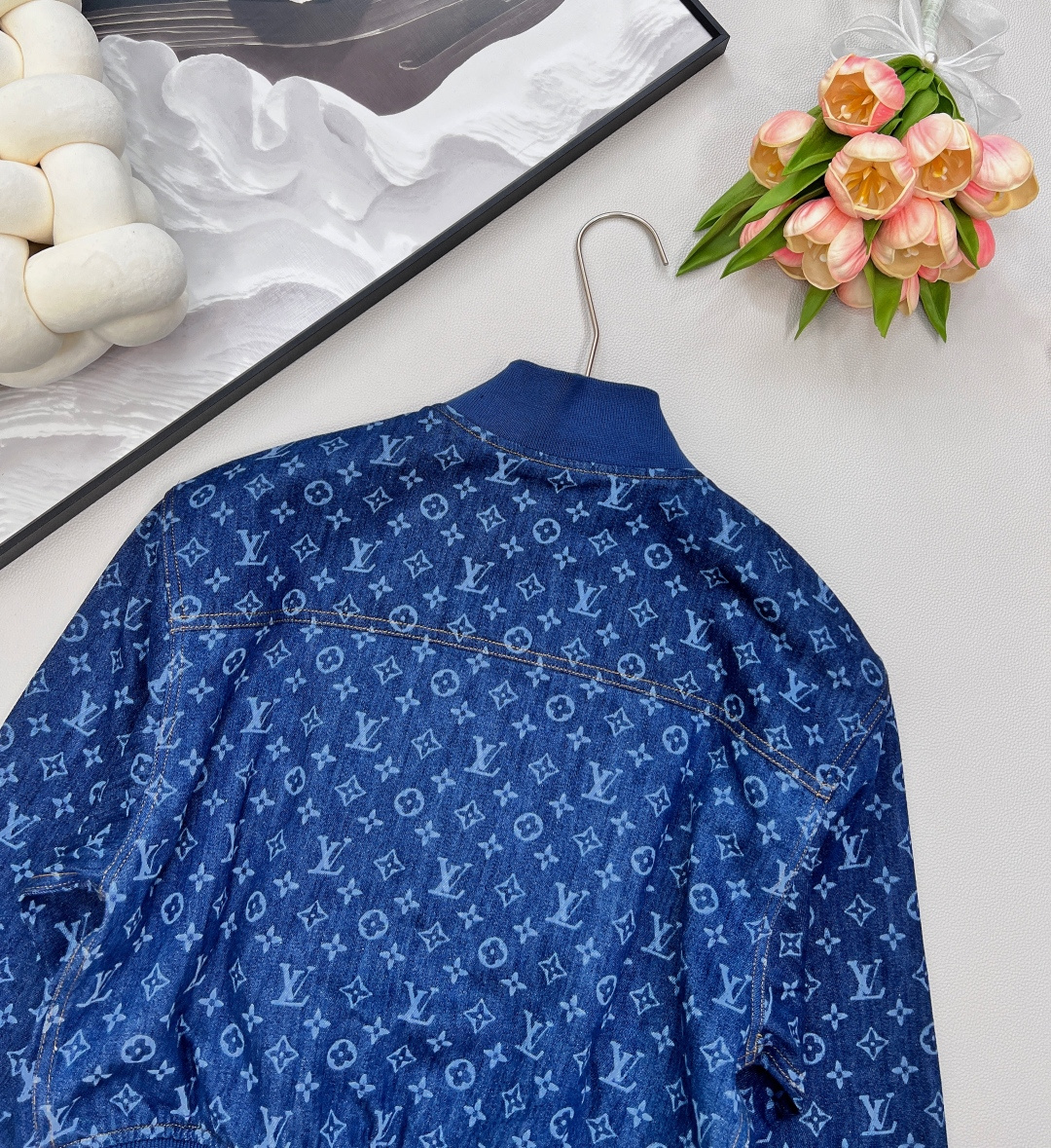 🆕Louis Vuitton 25Fw早秋新款激光印花牛仔短款夹克外套重磅登场✨ 标志性的激光印花图案，
