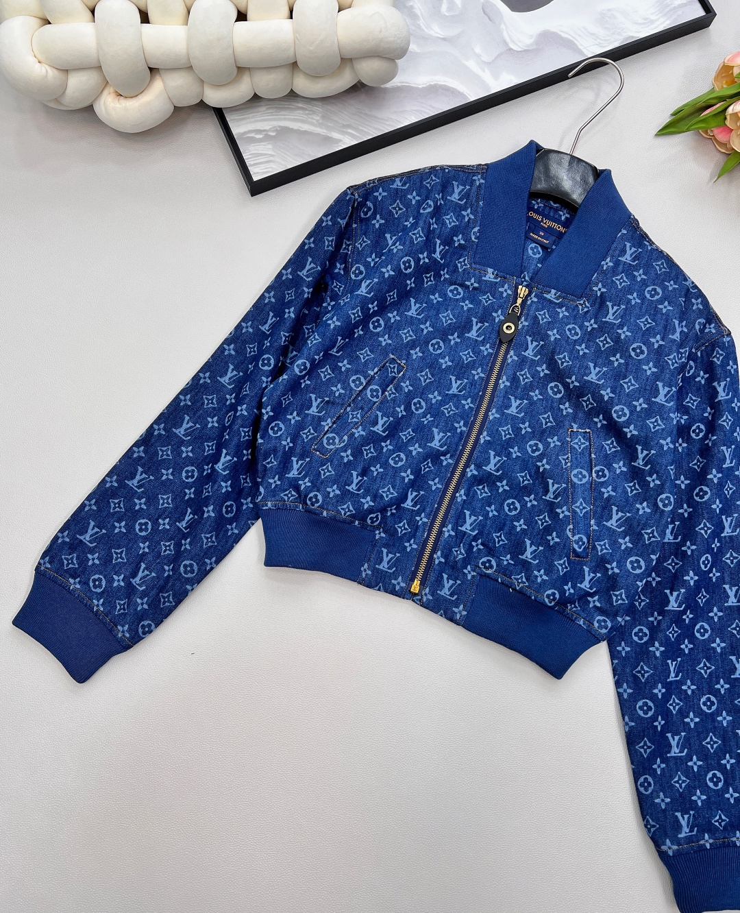 🆕Louis Vuitton 25Fw早秋新款激光印花牛仔短款夹克外套重磅登场✨ 标志性的激光印花图案，