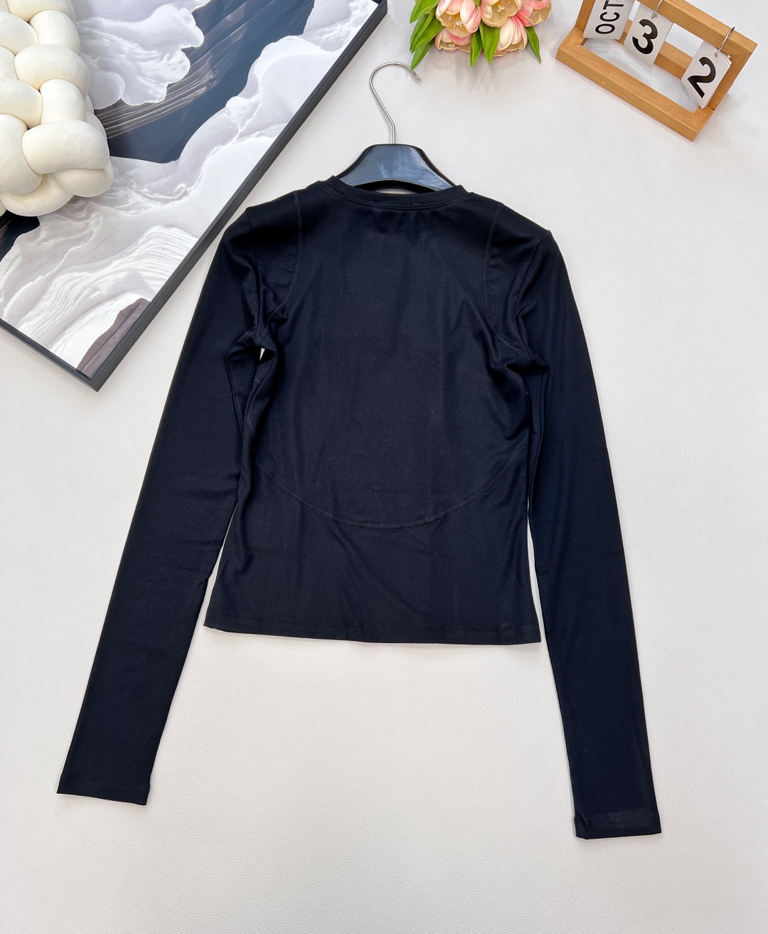 🆕prada25Fw早秋新款字母徽标修身款长袖T恤丨⚠独家高版出品！100%全棉面料，舒适亲肤胸前鲜明的