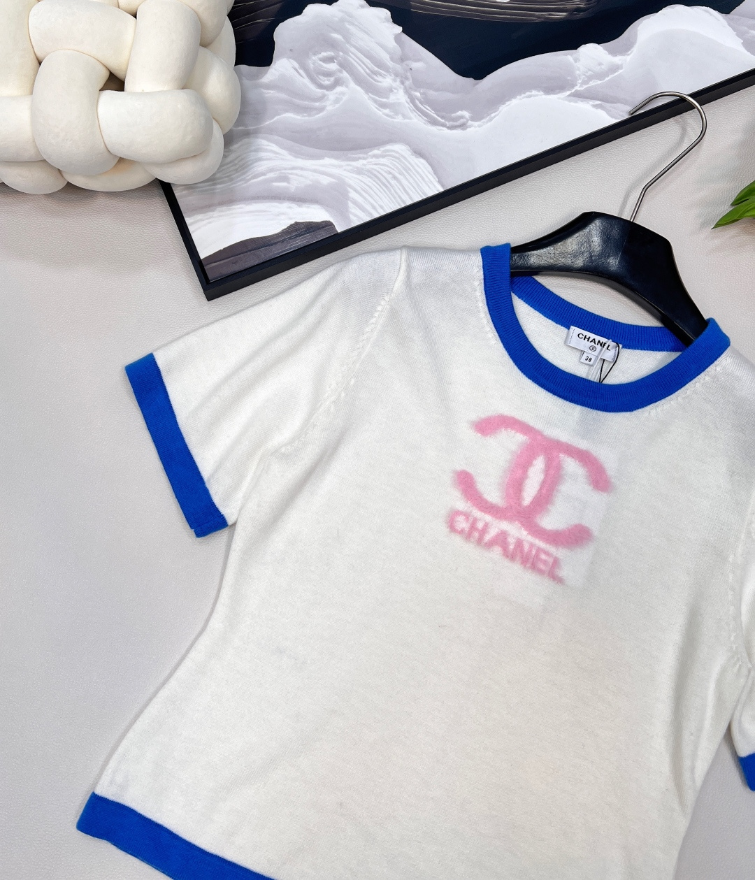 🆕 CHANEL早秋新款字母提花小香风撞色条纹羊毛针织衫短袖，优雅永续 ✨ 羊毛针织，标志性 “字母提花