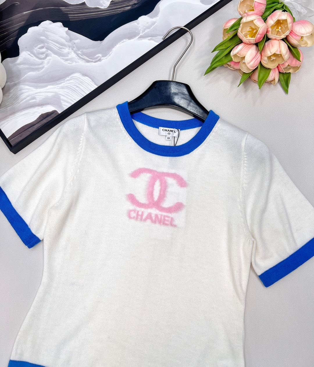 🆕 CHANEL早秋新款字母提花小香风撞色条纹羊毛针织衫短袖，优雅永续 ✨ 羊毛针织，标志性 “字母提花
