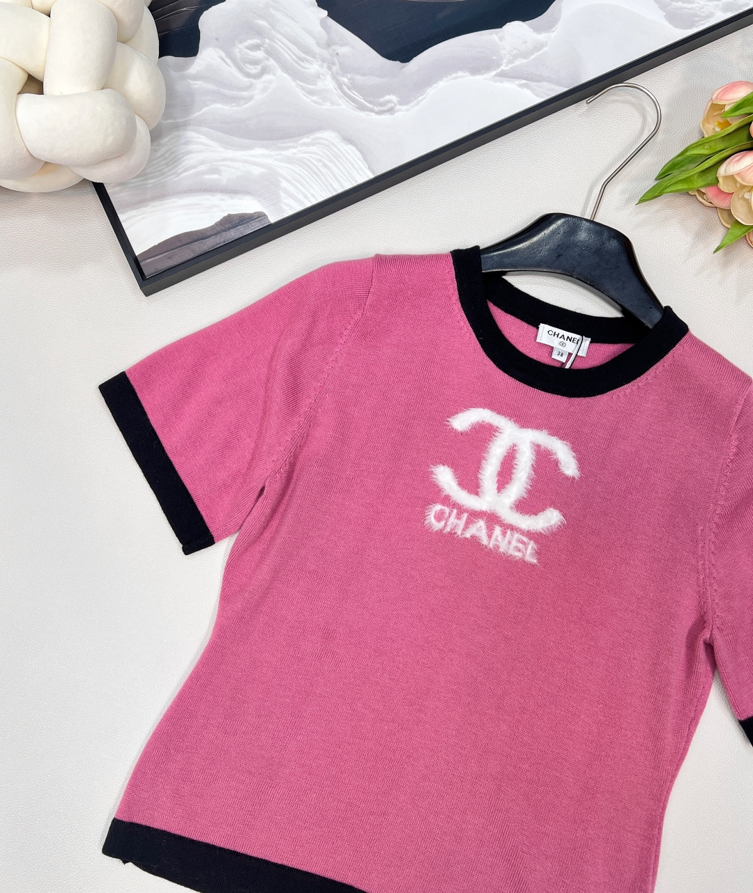 🆕 CHANEL早秋新款字母提花小香风撞色条纹羊毛针织衫短袖，优雅永续 ✨ 羊毛针织，标志性 “字母提花