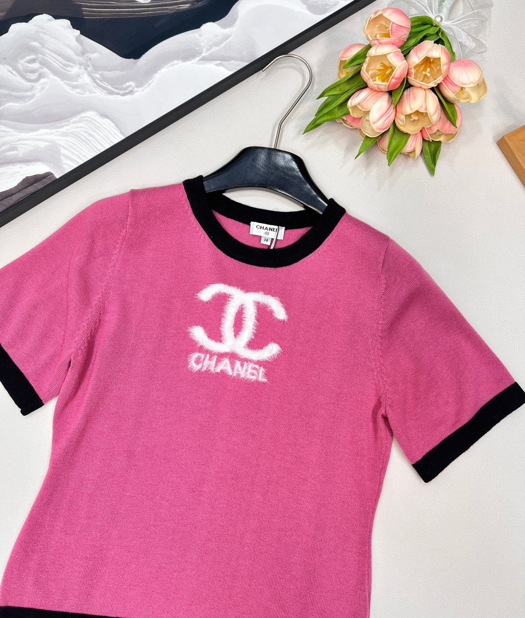 🆕 CHANEL早秋新款字母提花小香风撞色条纹羊毛针织衫短袖，优雅永续 ✨ 羊毛针织，标志性 “字母提花