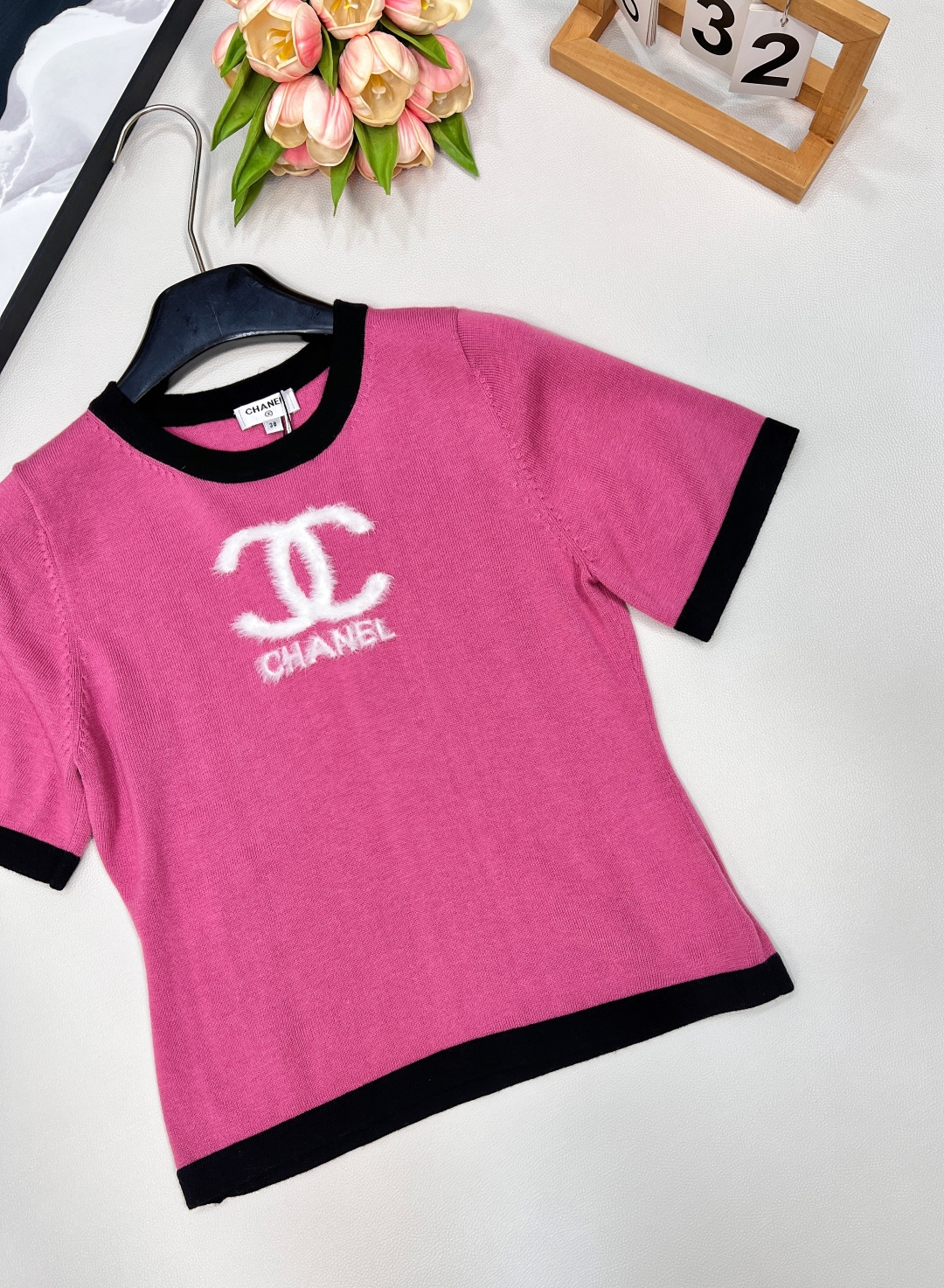 🆕 CHANEL早秋新款字母提花小香风撞色条纹羊毛针织衫短袖，优雅永续 ✨ 羊毛针织，标志性 “字母提花