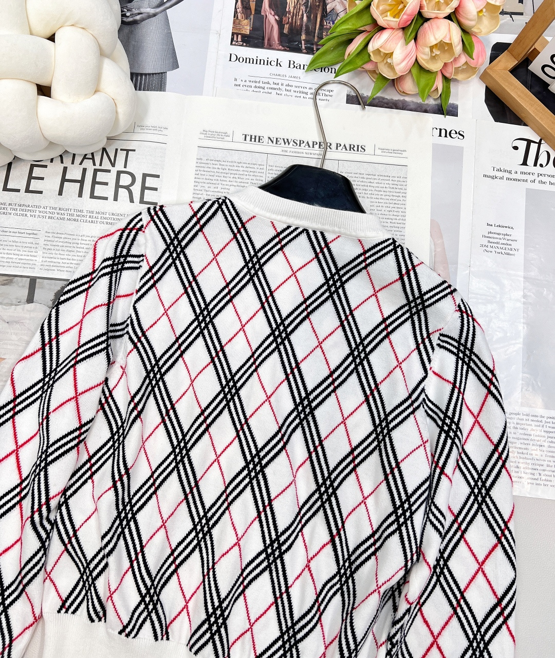 🆕 BURBERRY 巴宝莉格纹战马刺绣开衫🤎学院风针织开衫出货🌟 经典定制纱线， 重工字母刺绣工艺 高