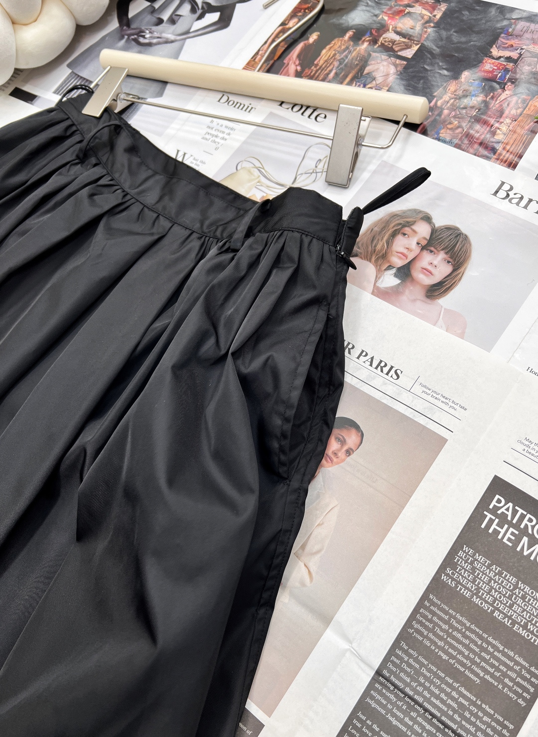 🆕Prada2025SS新款高腰腰带褶皱半裙，定制YB进口环保再生尼龙材质 质感光泽 舒适有型 高腰中长