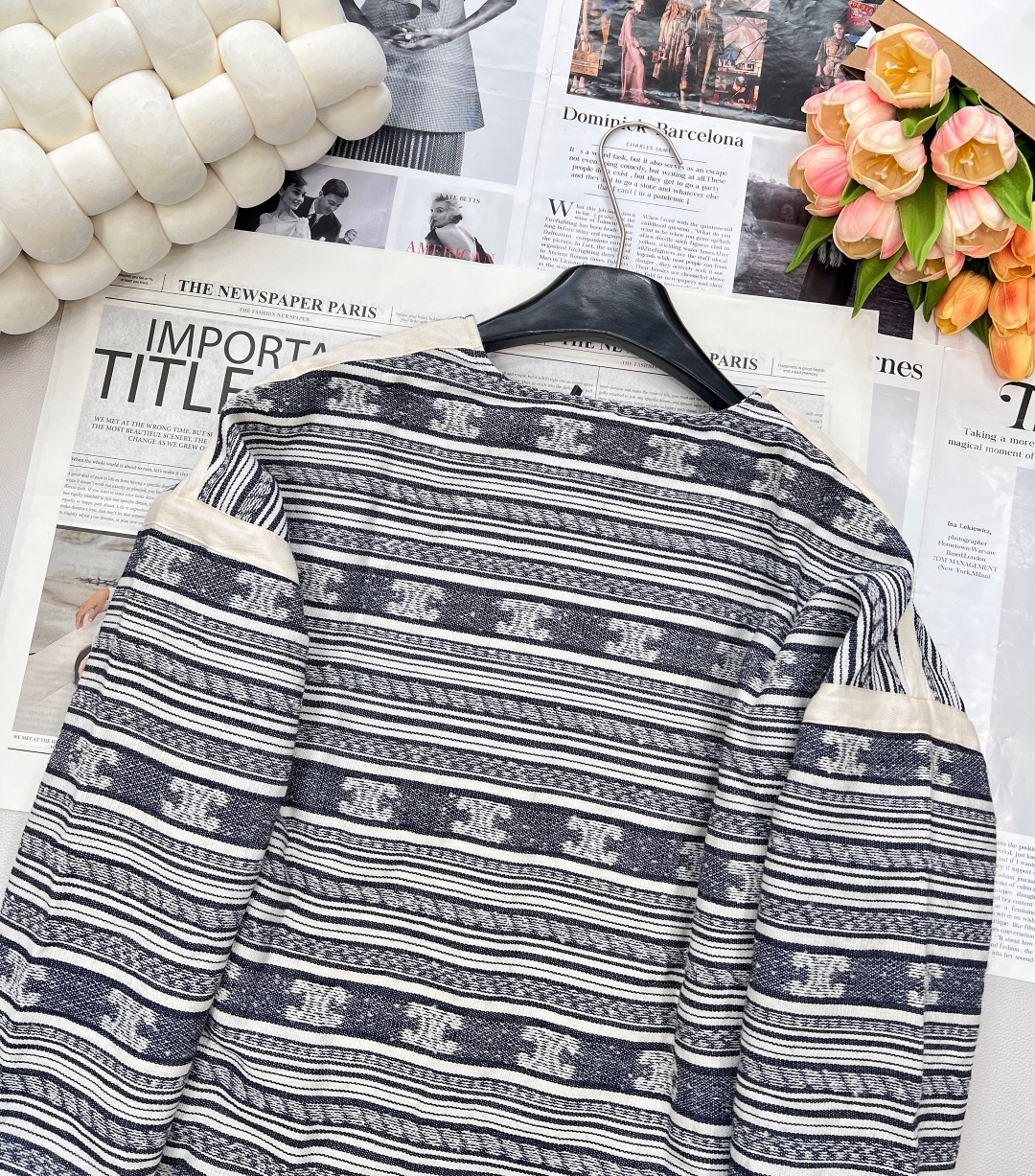 🆕CELINE25SS早秋新款凯旋门老花刺绣夹克外套。凯旋门老花元素，作为品牌标志性的符号，承载着深厚的