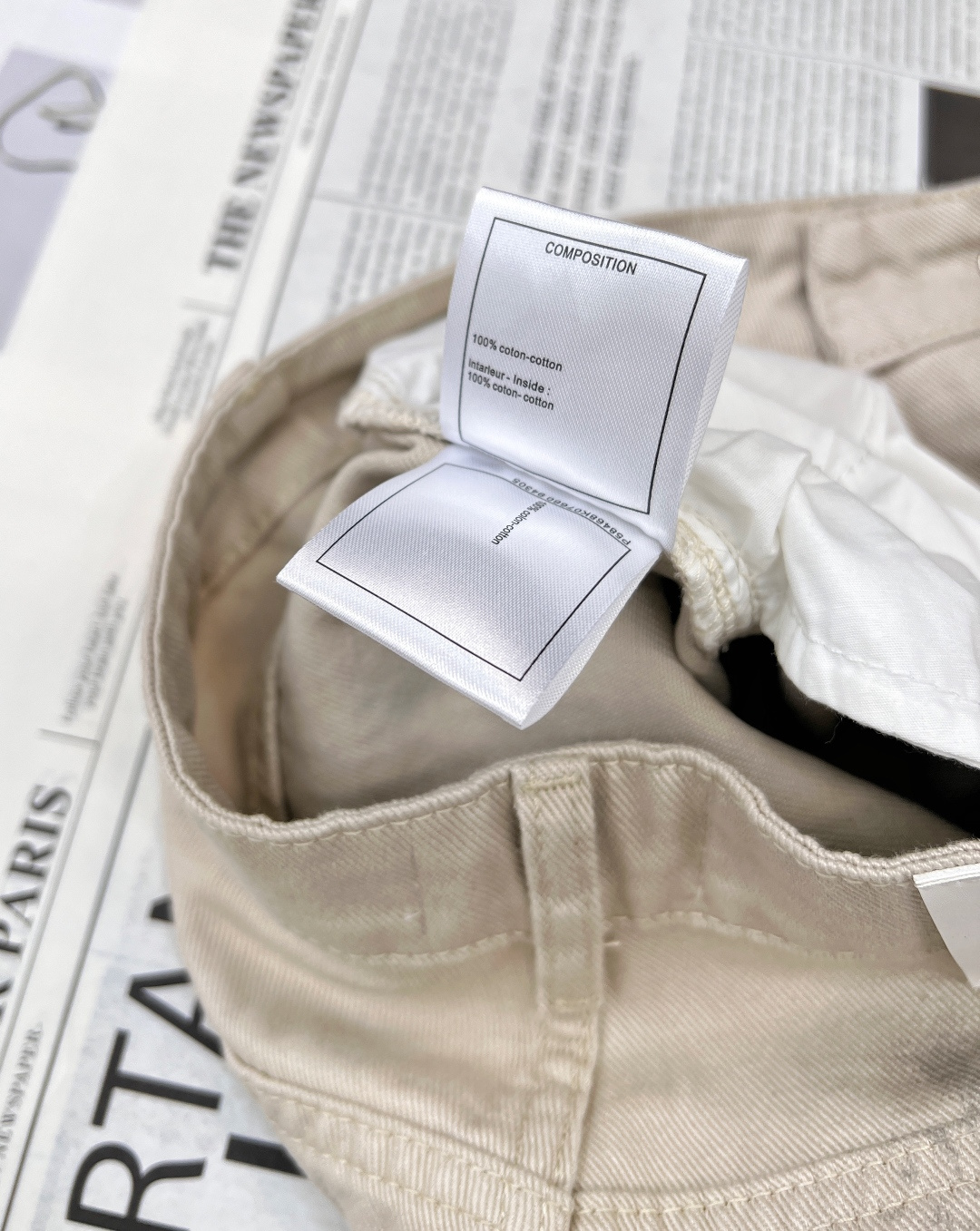 🆕CHANEL25SS小香涂鸦字母直筒裤，进口全棉牛仔材质，面料柔软舒适，涂鸦字母直筒版型设计，定制五金