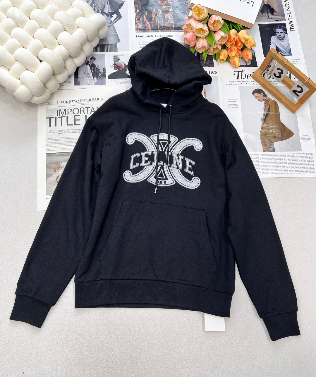 NO:470280,Celine2025 new hooded old grinding white letter sweatshirt, customized YB native cotton material, soft and skin-friendly, not easy to deform and pill after washing for a long time, full texture, hooded pullover sweatshirt cutting, fashionable and casual, worn letter logo on the chest, instantly improved, silhouette Oversized loose fit, inclusive body, add vitality and relaxation effect, increase styling, simple and advanced matching, daily casual outfit guide, relaxation and fashionable, customized surface accessories, accurate version, two colors, size sml code W,,celine,versace,hoodie,sweatshirts,hats,alexander wang19860909Celine2025新款连帽做旧磨白字母卫衣,定制YB原生全棉材质 柔软亲肤 久洗不易变形起球 质感十足 连帽套头卫衣裁剪 时髦休闲 胸前饰以做旧字母徽标 品牌格调瞬间提升 廓形Oversized宽松版型 包容身形 增添活力松弛效果 增加造型感 搭配简约高级 日常休闲穿搭指南 松弛时髦 定制面辅料 认准版本,两色出 尺码sml 编码W,,celine,versace,hoodie,sweatshirts,hats,alexander wang,Women's clothing