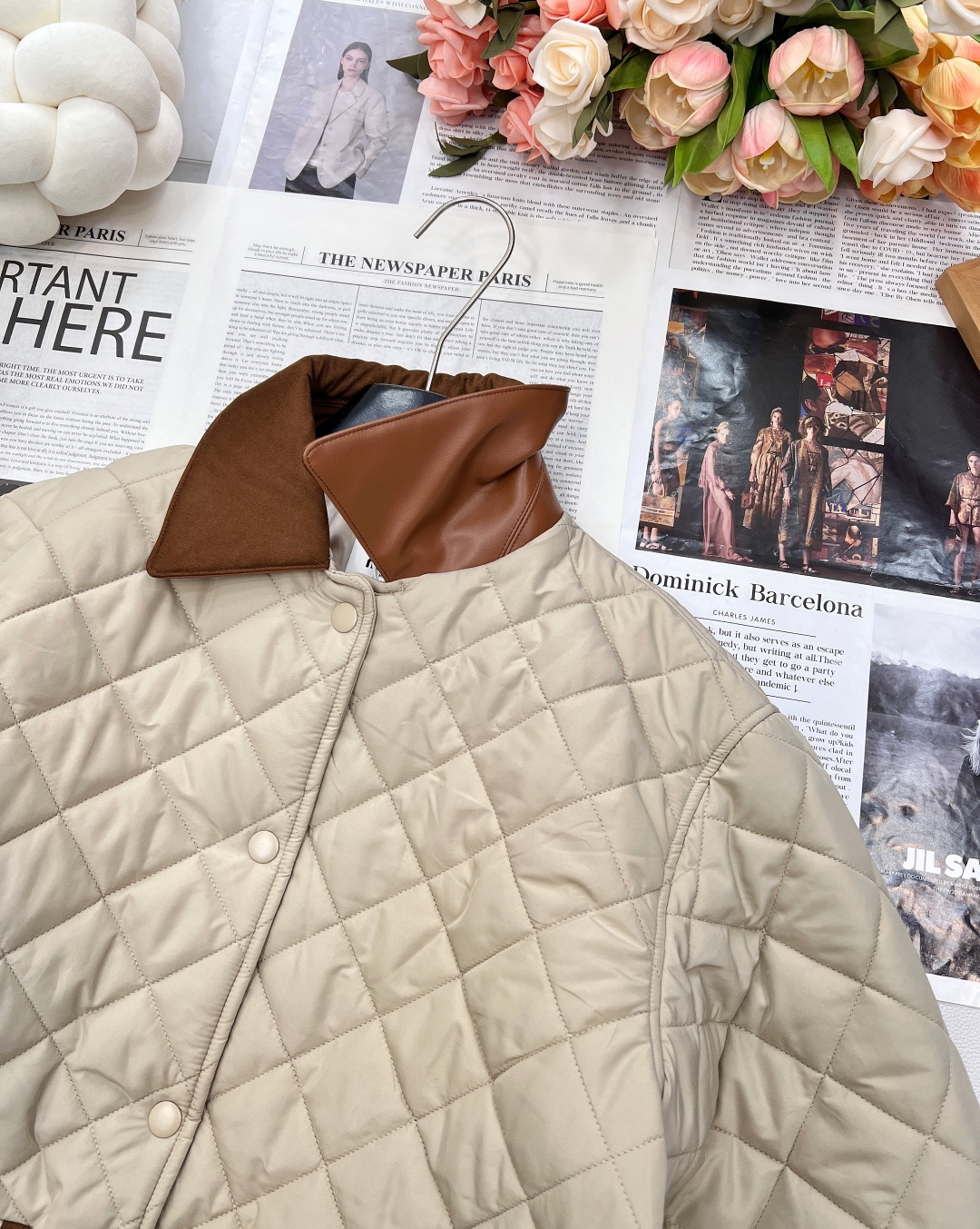 🆕MIU MIU早秋新款薄棉菱格短外套夹克，🌿 沉稳而不失格调的军绿色调，自带复古氛围，能轻松融入多种穿