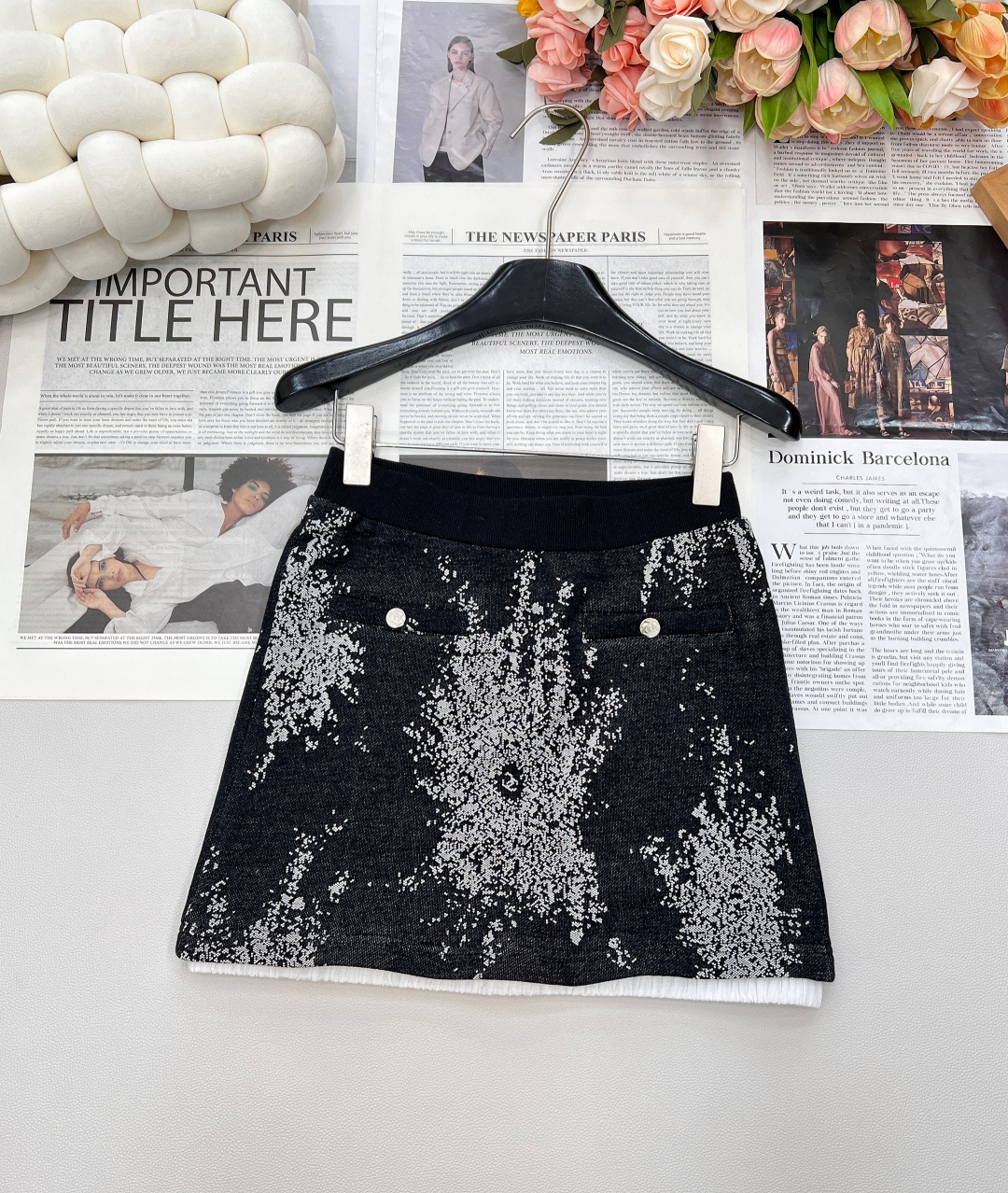 NO:471725,Chanel2025 new hooded printed sweatshirt skirt suit, customized YB native cotton material, soft and skin-friendly, not easy to deform and pill after washing for a long time, full texture, hooded long-sleeved sweatshirt short skirt suit, fashionable and casual, full-print black and white contrasting snowflake pattern, positioning double C logo decoration, instantly improved brand style, loose fittings spliced ​​white elastic band at the waist, splicing adds vitality, matched with the same elastic straight skirt, the skirt hem is spliced ​​and embellished with the upper and lower, overall coordination and uniformity, symmetrical pockets increase the styling, complete set matching simple and high-end, autumn and winter suits are indispensable, daily casual outfit guide, loose and fashionable, customized surface accessories, three standards, large-scale products, size sml skirt code, chanel, hoodie, sweatshirts, skirts, hats, alexander  wang19860909Chanel2025新款连帽印花卫衣半裙套装,定制YB原生全棉材质 柔软亲肤 久洗不易变形起球 质感十足 连帽长袖卫衣短裙套装 时髦休闲 通体满印黑白撞色雪花图案 定位双C徽标装饰 品牌格调瞬间提升 宽松版型在腰部拼接白色弹力带 拼接感增添活力气息 搭配同款松紧直筒半裙 裙摆拼接点缀上下呼应 整体协调统一 对称口袋增加造型感 成套搭配简约高级 秋冬套装必不可少 日常休闲穿搭指南 松弛时髦 定制面辅料 ,三标齐全,大货出 尺码sml 半裙编码,,chanel,hoodie,sweatshirts,skirts,hats,alexander wang,Women's clothing