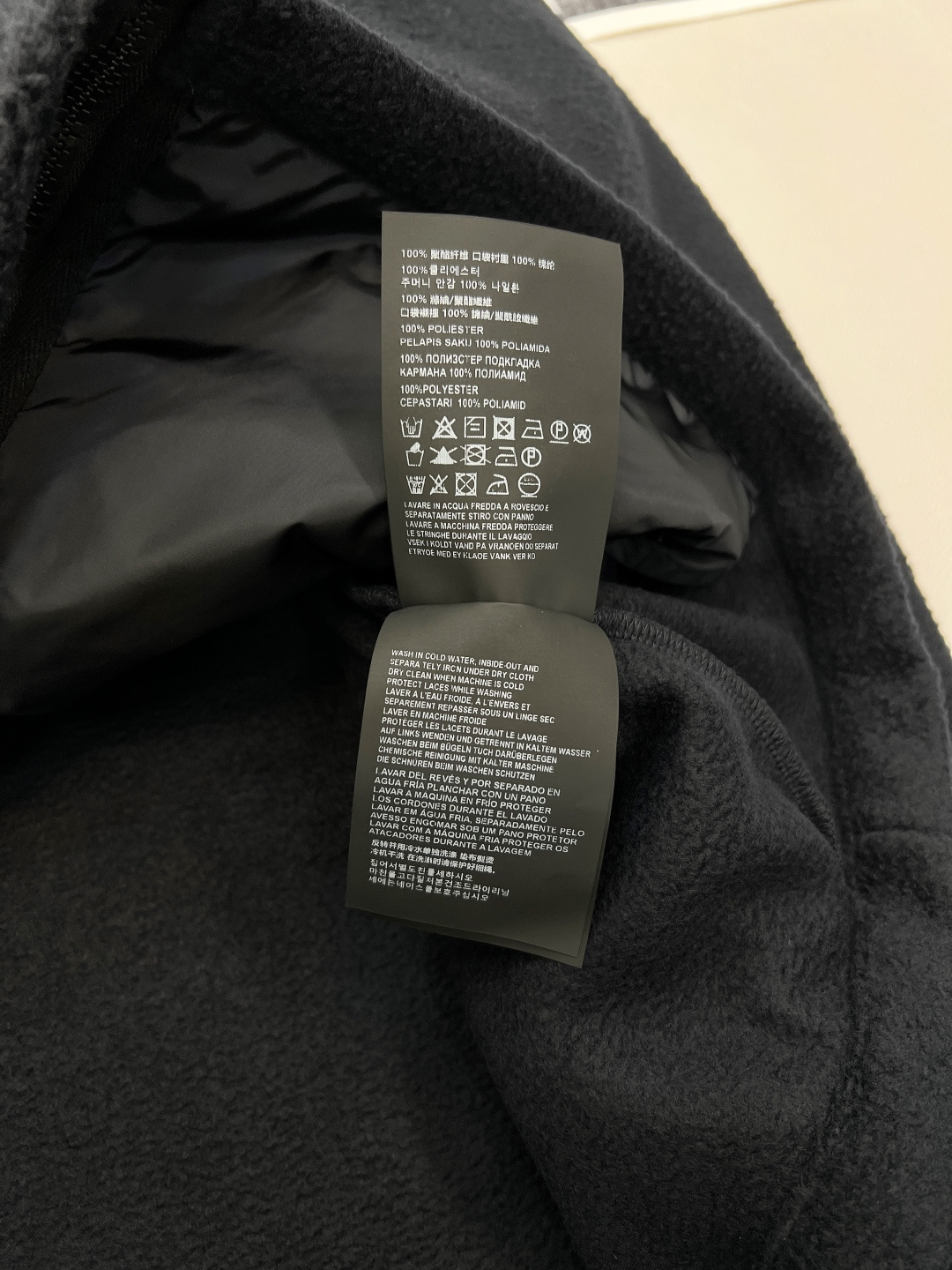 🆕Miumiu2025SS新款摇粒绒连帽拉链外套，定制YB进口摇粒绒材质 质感柔软舒适 亲肤保暖 换季叠