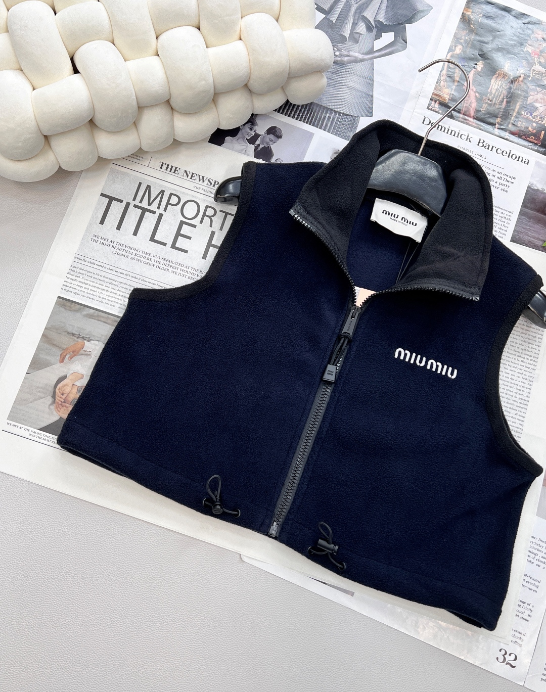 🆕MiumiU25SS早秋新款微标刺绣藏蓝色摇粒绒马甲丨⚠独家yb开发！高版出品！原版1:1有颗粒感定制