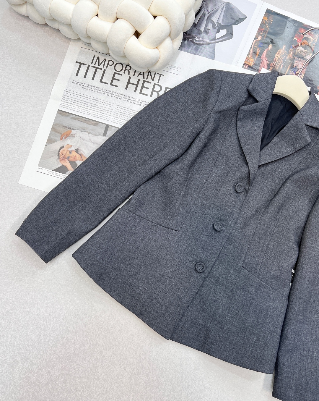 🆕 Dior新品上架翻领西服外套。定制YB进口材质 质感光泽 贴肤舒适垂顺翻领修身西服 高级纯色 搭配原