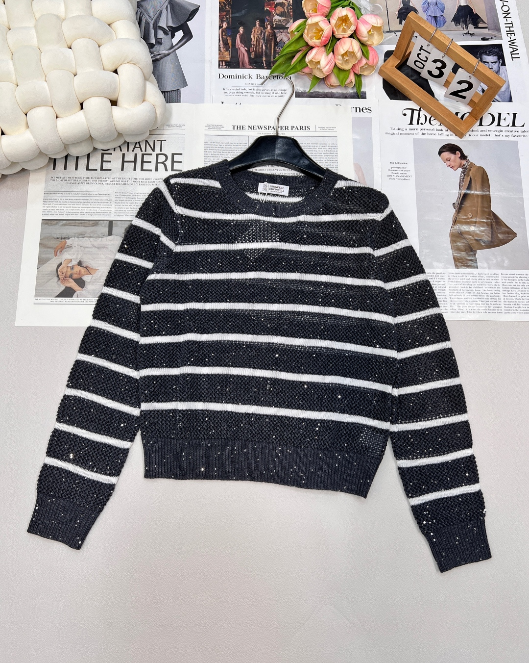 NO:472735,Brunelo Cucinelli 2025SS new round neck bead piece hollow knit top, customized YB wool knit material, comfortable texture, full quality, contrasting collar thread contrasting collar, hollow design stripes contrasting collar, hand-sewn shiny bead piece shining, charming, loose fitting, upper body inclusive and fashionable, elegant temperament, a must-have for single wear, custom face accessories, complete three standards!  Size sml code B, brunello cucinelli,alexander wang19860909Brunelo Cucinelli 2025SS新款圆领珠片镂空针织上衣,定制YB羊毛针织材质 质感舒适 品相十足 领口螺纹撞色收边 镂空设计条纹撞色 成衣手工缝制闪亮珠片 闪耀迷人 宽松版型剪裁 上身包容洋气 优雅气质 单穿打底时尚必备 定制面辅料 ,三标齐全！ 尺码sml 编码B,,brunello cucinelli,alexander wang,Women's clothing