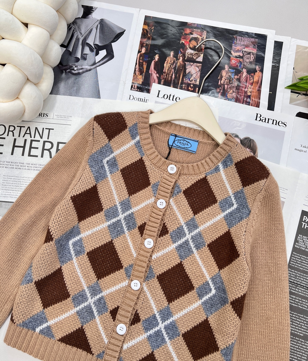 🆕Prada25Fw早秋新款菱格拼色挂毛logo针织开衫丨⚠独家yb开发！高版出品！品质控必入。认准我家