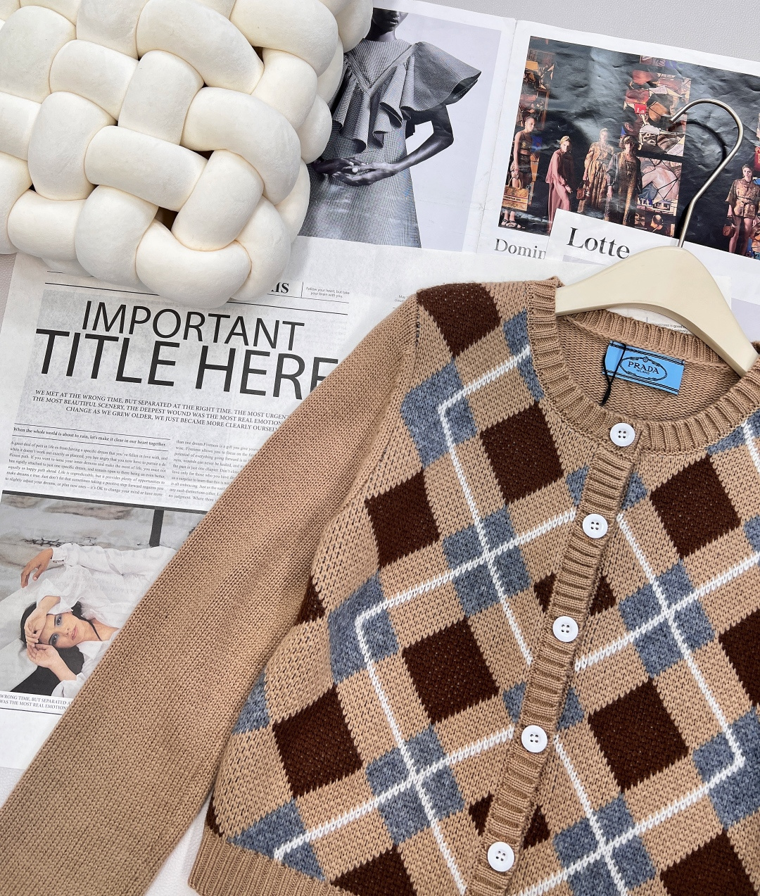 🆕Prada25Fw早秋新款菱格拼色挂毛logo针织开衫丨⚠独家yb开发！高版出品！品质控必入。认准我家