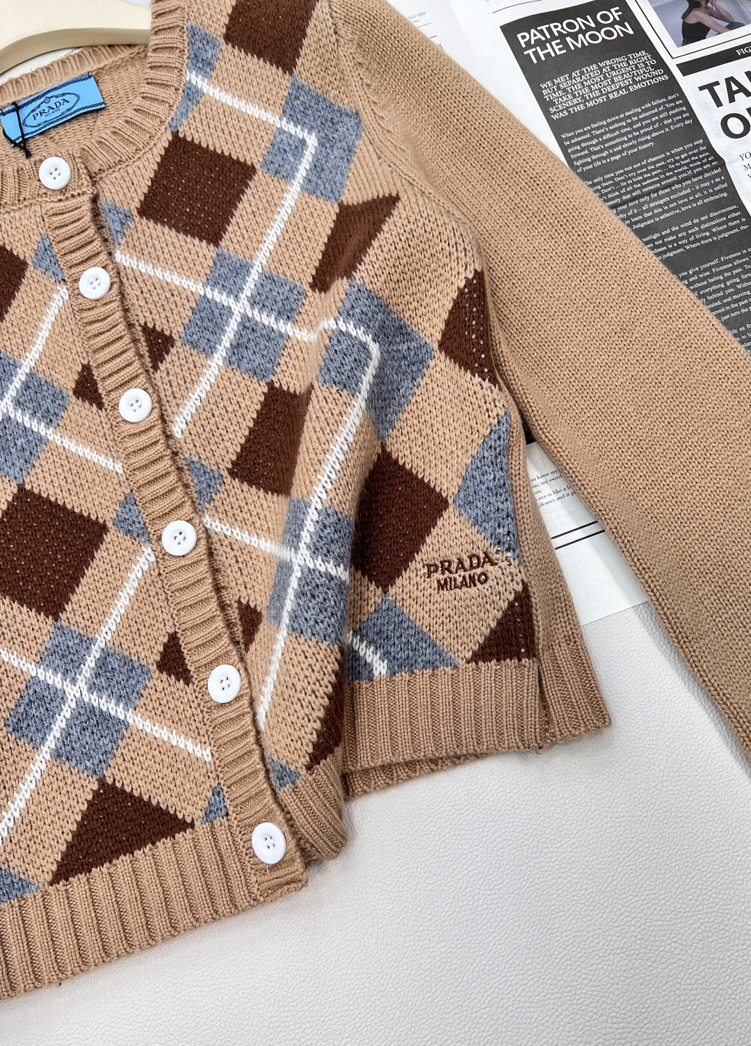🆕Prada25Fw早秋新款菱格拼色挂毛logo针织开衫丨⚠独家yb开发！高版出品！品质控必入。认准我家