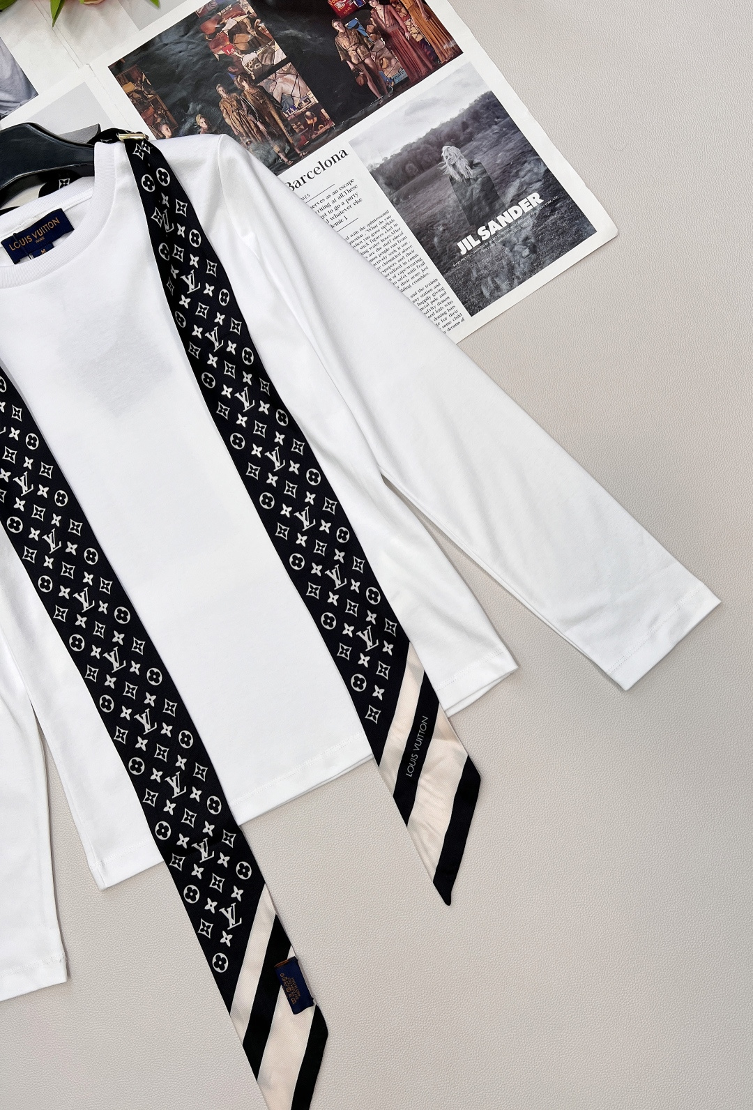 🆕Louis Vuitton新款丝巾长袖上衣，定制YB斜纹全棉材质 质感舒适细腻 透气十足 圆领长袖上衣