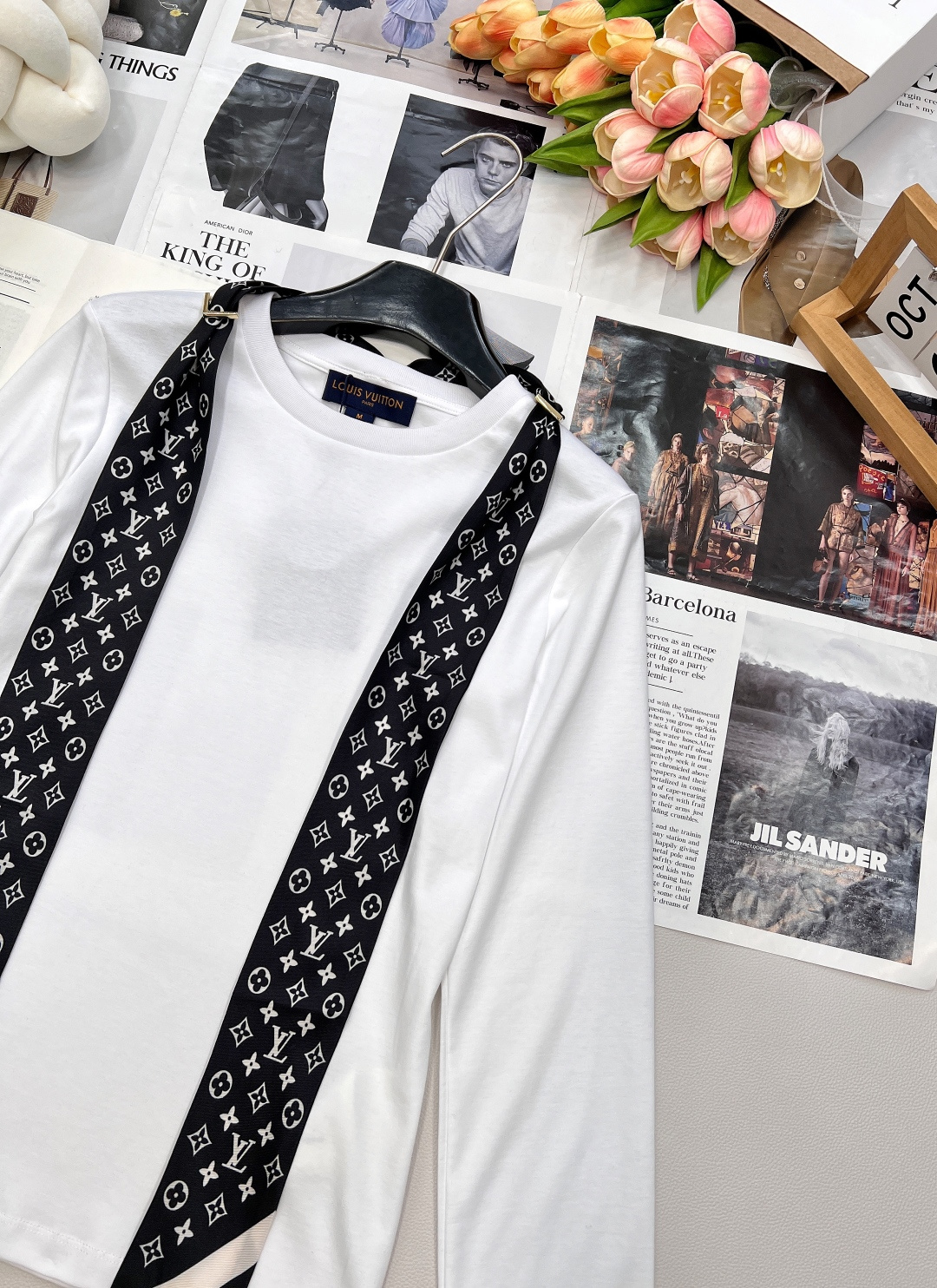 🆕Louis Vuitton新款丝巾长袖上衣，定制YB斜纹全棉材质 质感舒适细腻 透气十足 圆领长袖上衣