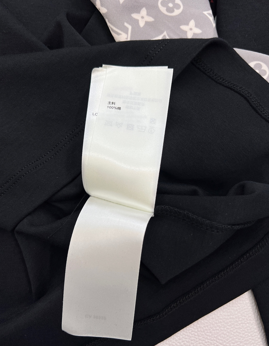 🆕Louis Vuitton新款丝巾长袖上衣，定制YB斜纹全棉材质 质感舒适细腻 透气十足 圆领长袖上衣