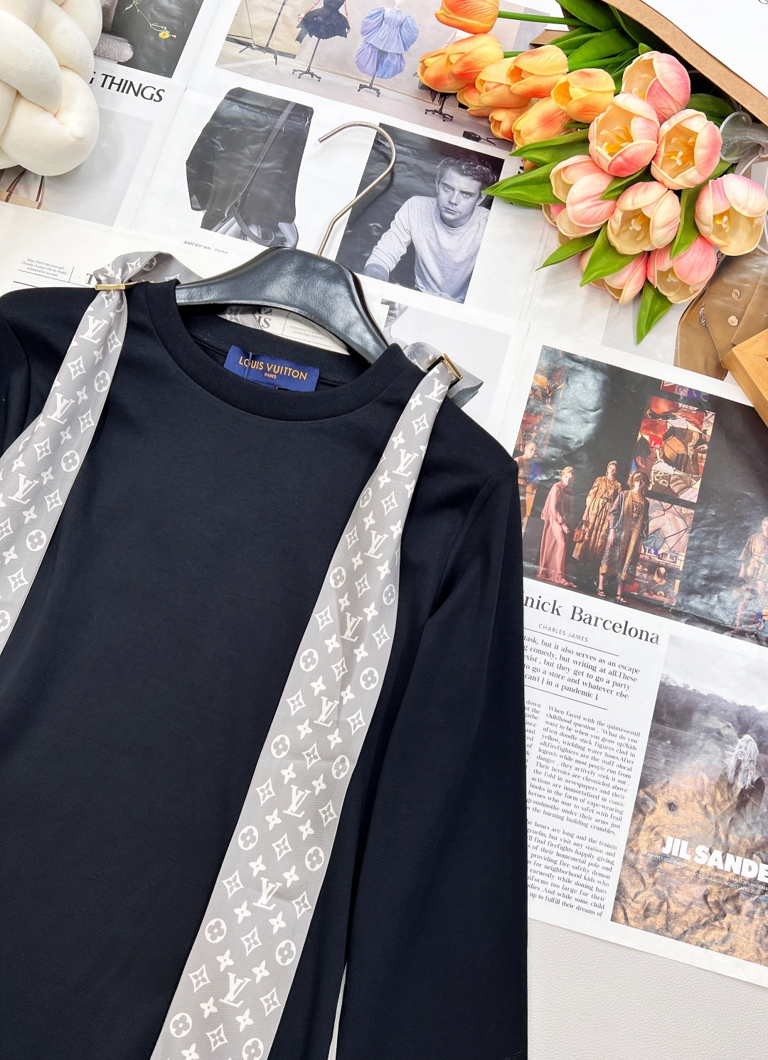 🆕Louis Vuitton新款丝巾长袖上衣，定制YB斜纹全棉材质 质感舒适细腻 透气十足 圆领长袖上衣