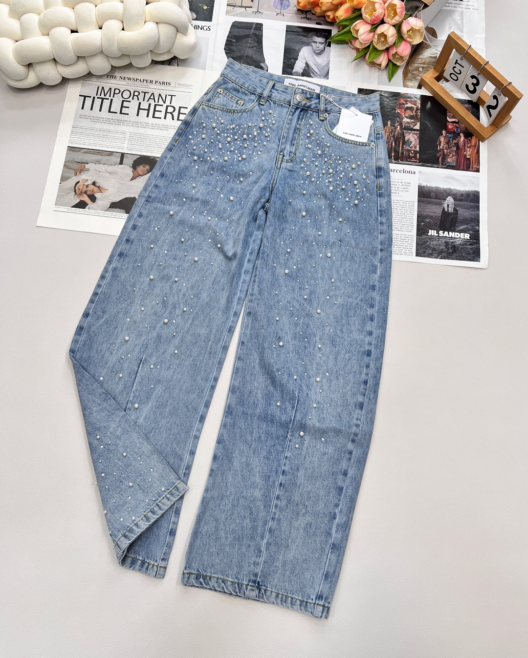 NO:474734,Ann Eternal Night Star River’s beautiful handmade nail beads, nail diamonds, wide-leg jeans, with many celebrity bloggers, the same style as the real thing is ten thousand times more beautiful than the photo, the style you fall in love with at first glance. Any top is very good!  Each pearl is hand-studded on the pants, which is firmer and more beautiful than the stitching and pasting!  Each fixed screw is high-quality fine-grained and smooth!  It is super flashed in the sun with hot pressing!  The beauty of the real thing cannot be photographed!  Beautiful pants are really worth owning!  No matter where you put it, it is the most eye-catching C position!  Whether it is a physical stall or an online live broadcast, it must be a big hit!  Complete three standards, large-scale products, size sml code, jeans, alexander wang19860909Ann永夜星河绝美手工钉珠烫钻弯刀阔腿牛仔裤 超多明星博主同款 实物比照片美一万倍 一眼就爱上的款式 随便搭配一个上衣都很出片！ 每一颗珍珠都是手工钉在裤子上的,比缝线和粘贴的更牢固 更美观！ 每颗固定的螺钉都是高品质精磨圆滑的！ 配上热压的烫钻阳光下超闪！拍不出实物的精美！漂亮的裤子真的很值得拥有！无论放在哪都是最亮眼的C位！不管是实体档口还是线上直播都必定是大卖的爆款！三标齐全,大货出 尺码sml 编码,,jeans,alexander wang,Women's clothing