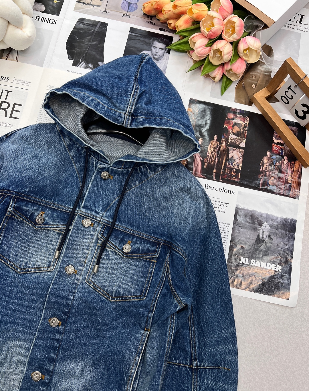 🆕Dior新款字母刺绣连帽牛仔外套，定制YB斜纹棉牛仔材质 多重水洗 呈现出挺括质感 常规连帽休闲牛仔夹