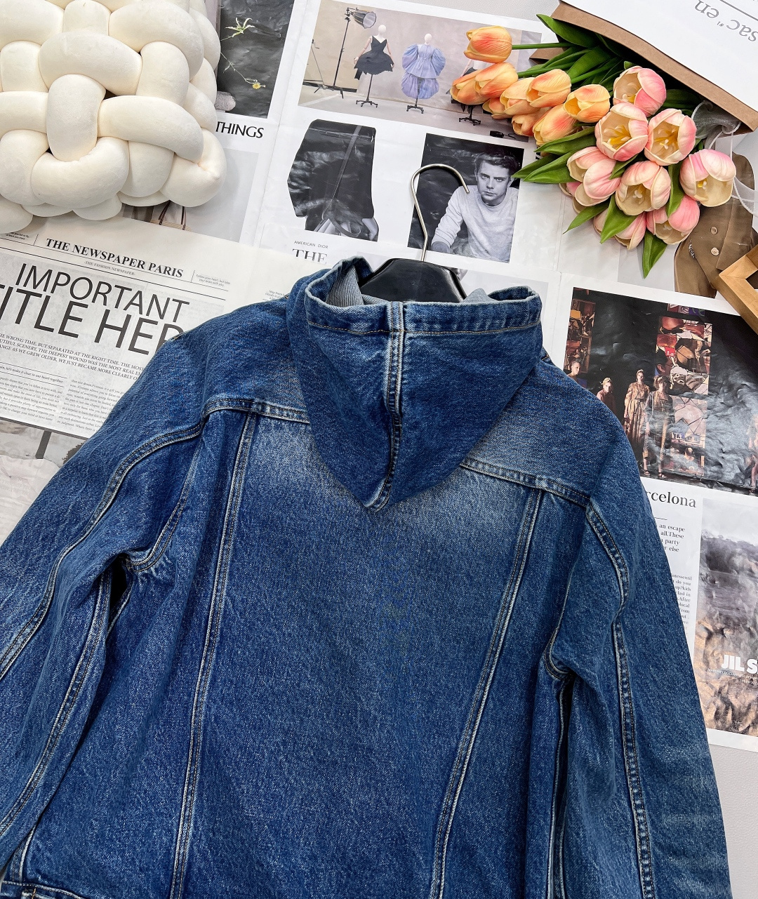 🆕Dior新款字母刺绣连帽牛仔外套，定制YB斜纹棉牛仔材质 多重水洗 呈现出挺括质感 常规连帽休闲牛仔夹