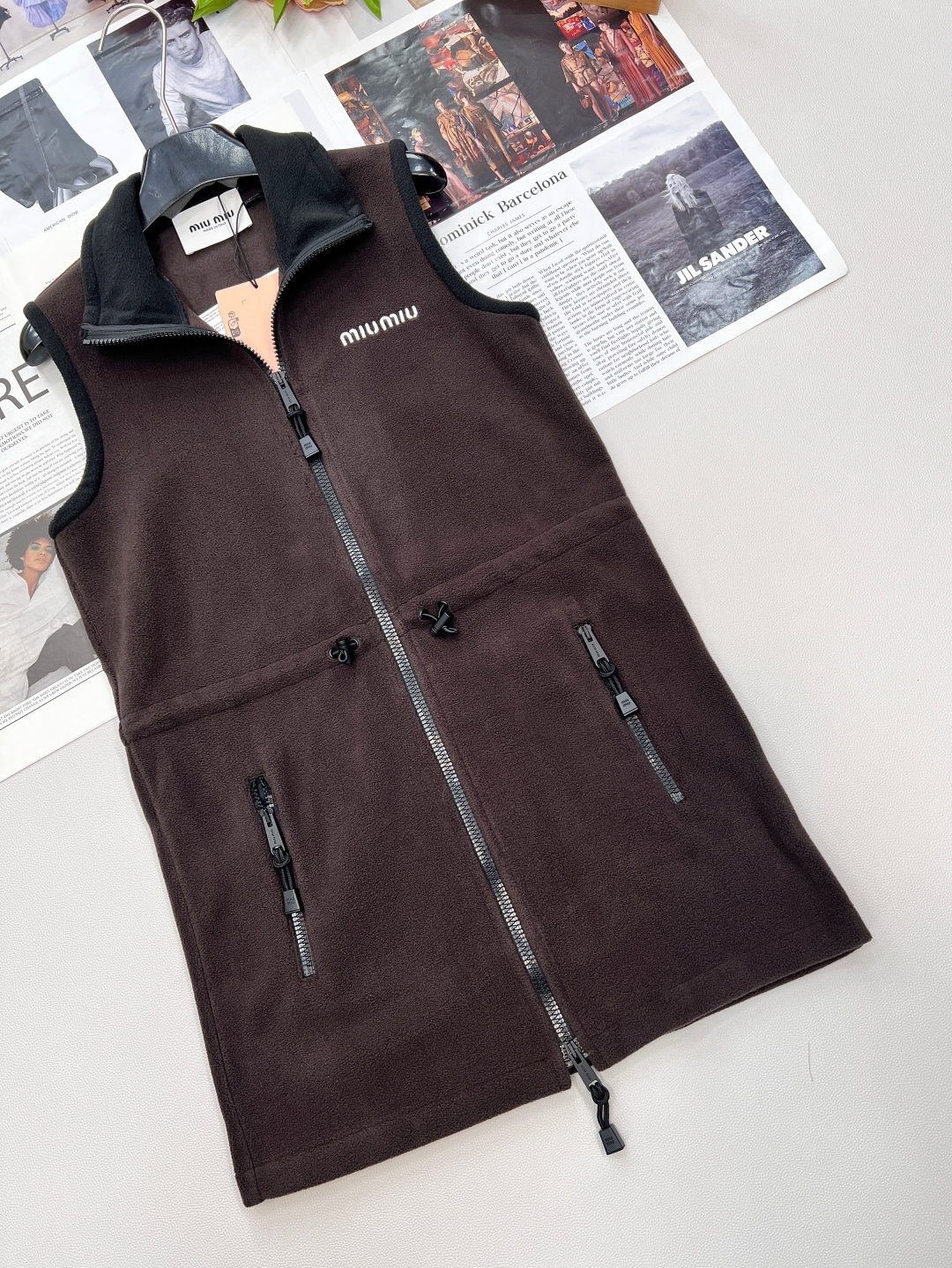 🆕Miumiu2025新款拉链工装摇粒绒背心裙，定制YB摇粒绒材质 质感舒适 保暖柔软 百搭好穿 无袖连