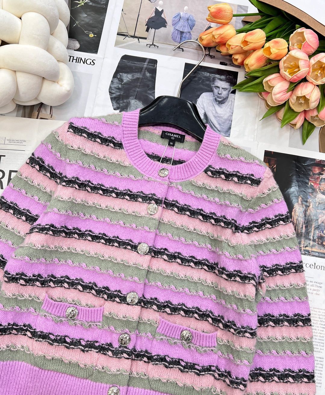 🆕CHANEL新款撞色条纹针织开衫，定制YB羊绒纱线织造 穿搭舒适 柔软细腻 圆领针织开衫剪裁 前襟和口
