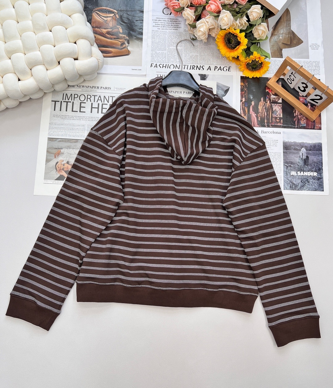 🆕 MIUMIU 可可棕色条纹logo徽标拉链卫衣外套🤎超美新款美拉德可可🍫棕色卫衣,经典版型休闲不失时