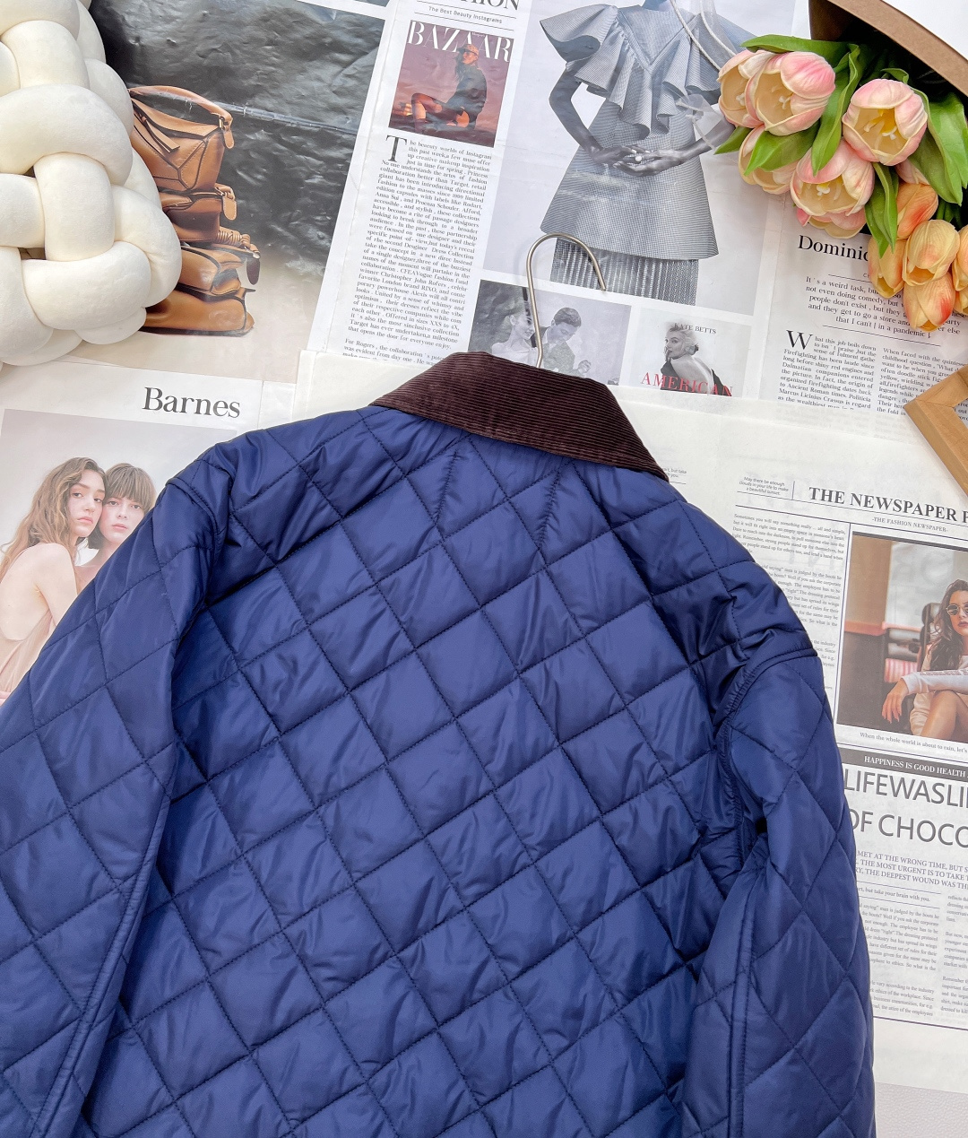 🆕PRADA经典方领棱格薄款短款棉服外套，方领搭配棱格设计，简约中透着大气 。菱形格纹整齐有序地排列，不