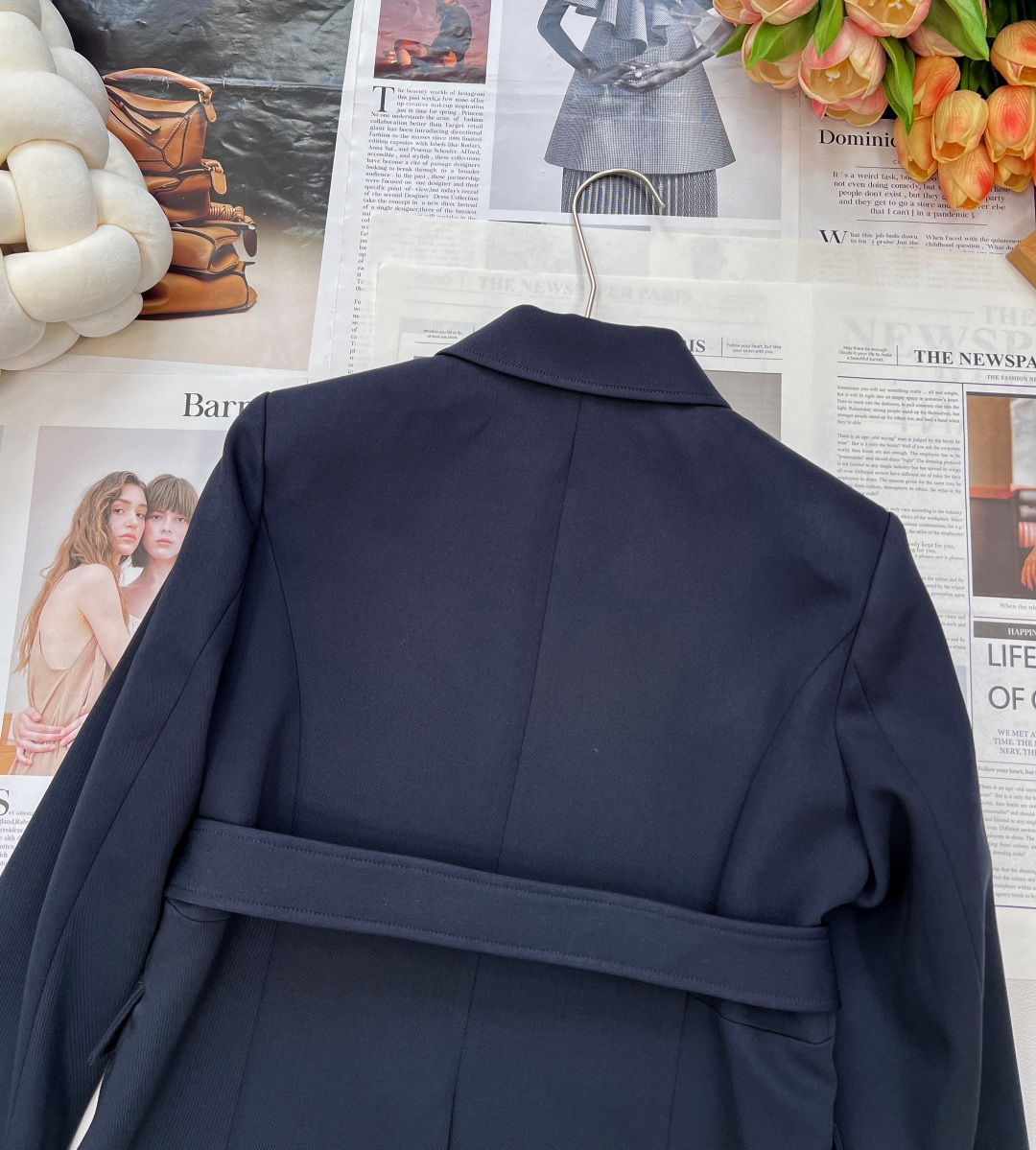 🆕DIOR早秋新款双排扣外套定制YB进口风衣材质 挺括有型 质感高级 翻领中长外套 ，双排扣设计整齐排列