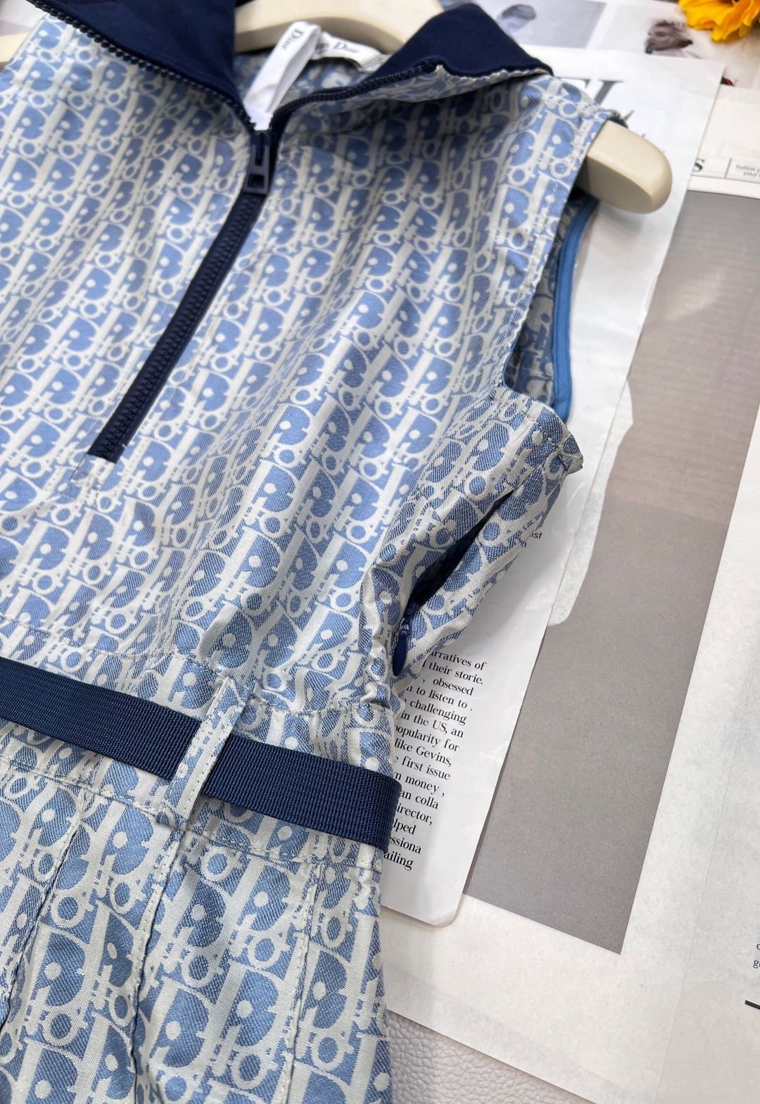 🆕DIORSS新品上架提花腰带背心裙，定制YB进口提花冲锋材质 质感挺括 上身有型 无袖连衣裙版型 通体