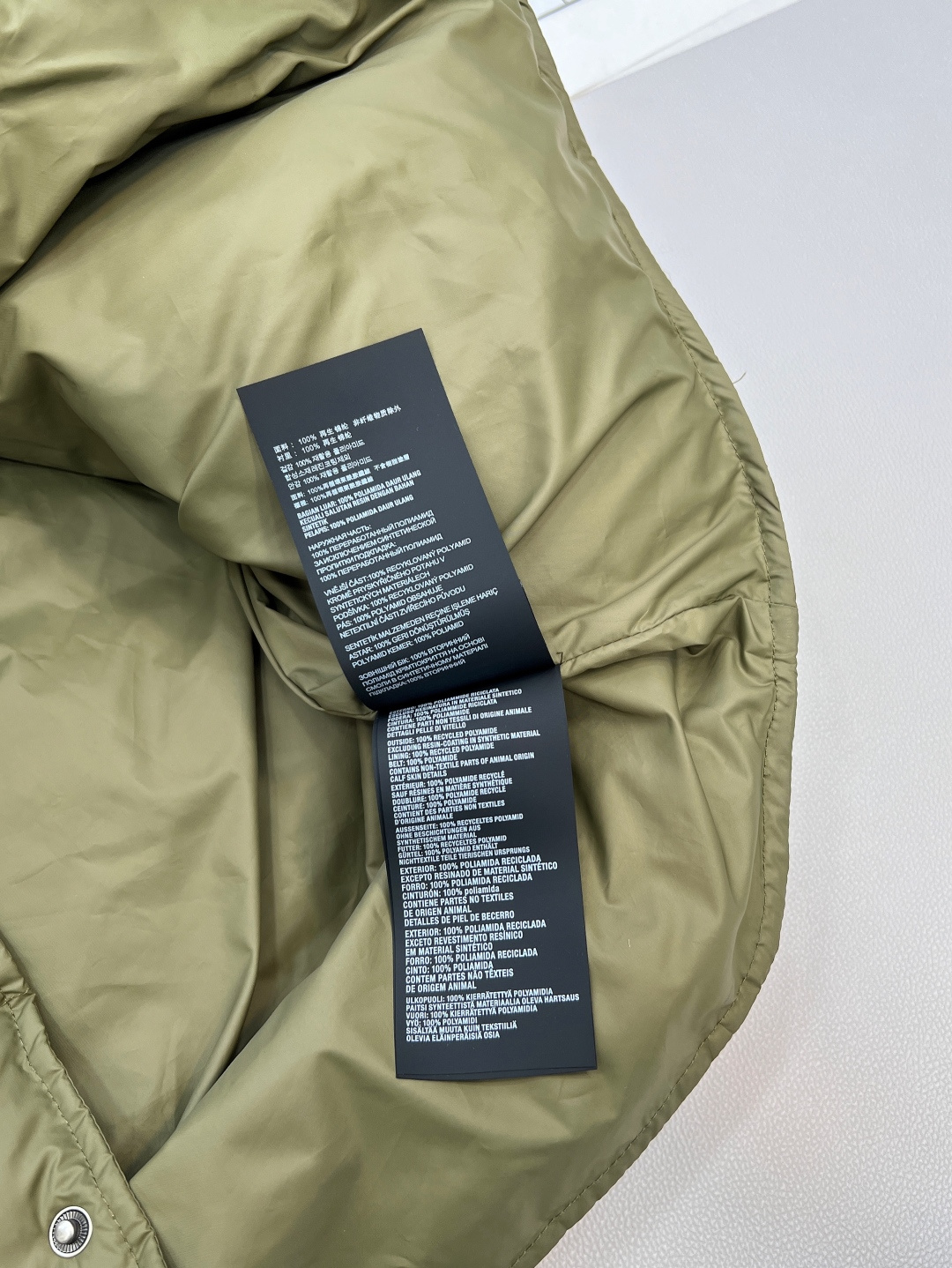 🆕PradaSS新款立领羽绒马甲，定制YB防风防水尼龙材质 白鹅绒填充内里 整件轻薄保暖 按扣翻盖口袋马