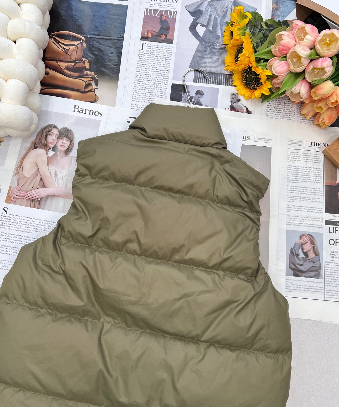 🆕PradaSS新款立领羽绒马甲，定制YB防风防水尼龙材质 白鹅绒填充内里 整件轻薄保暖 按扣翻盖口袋马