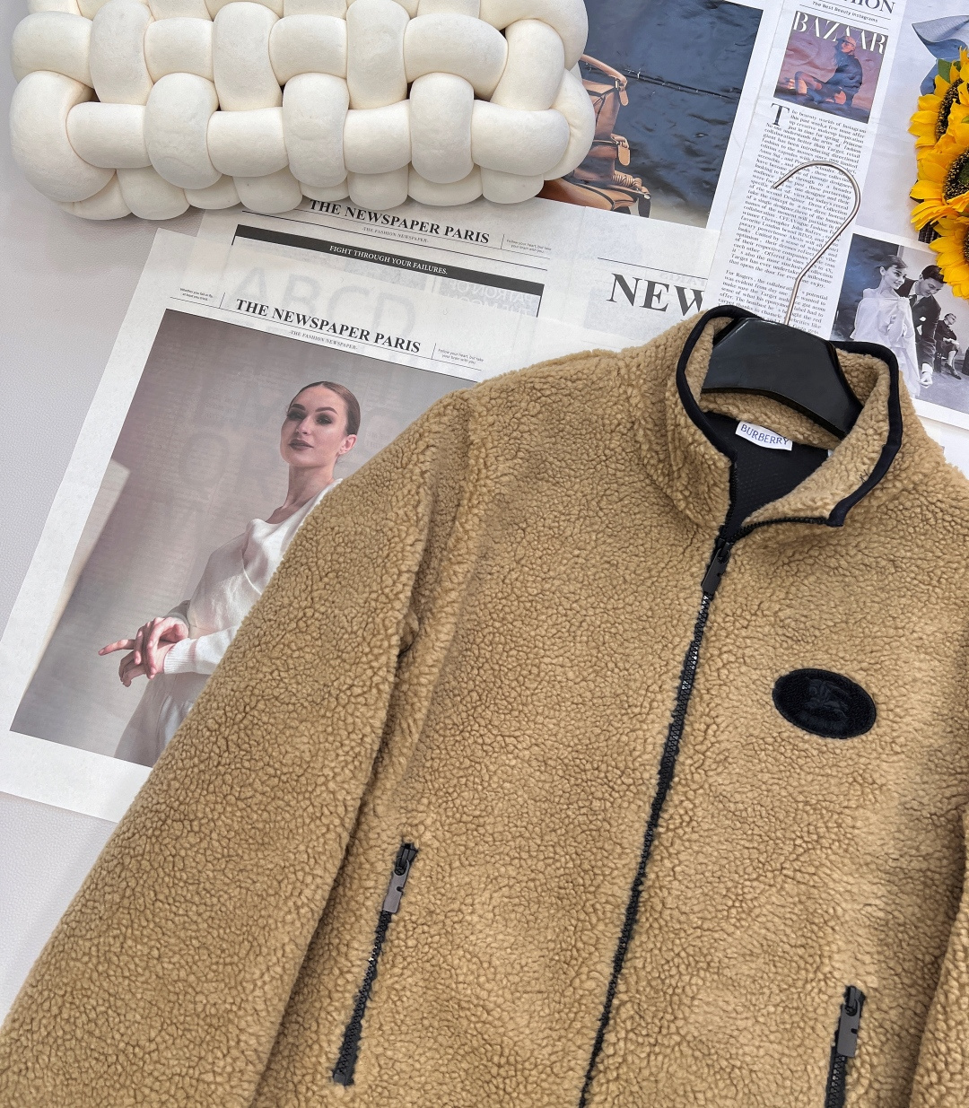 🆕𝐁𝐔𝐑𝐁𝐄𝐑𝐑𝐘新款战马徽标泰迪毛绒拉链羽绒外套，通体饰以泰迪毛绒材质 质感柔软舒适 时髦洋气 立领外