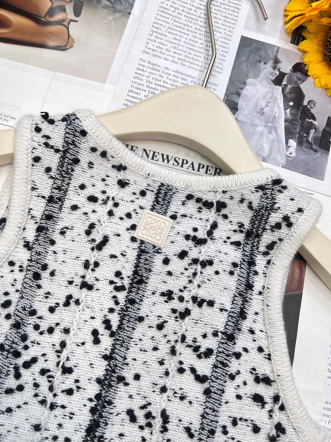 🆕LoeweSS新款花点结子针织背心，定制YB羊毛纱线织造 穿搭舒适 质感十足 针织背心裁剪 竖列条纹➕