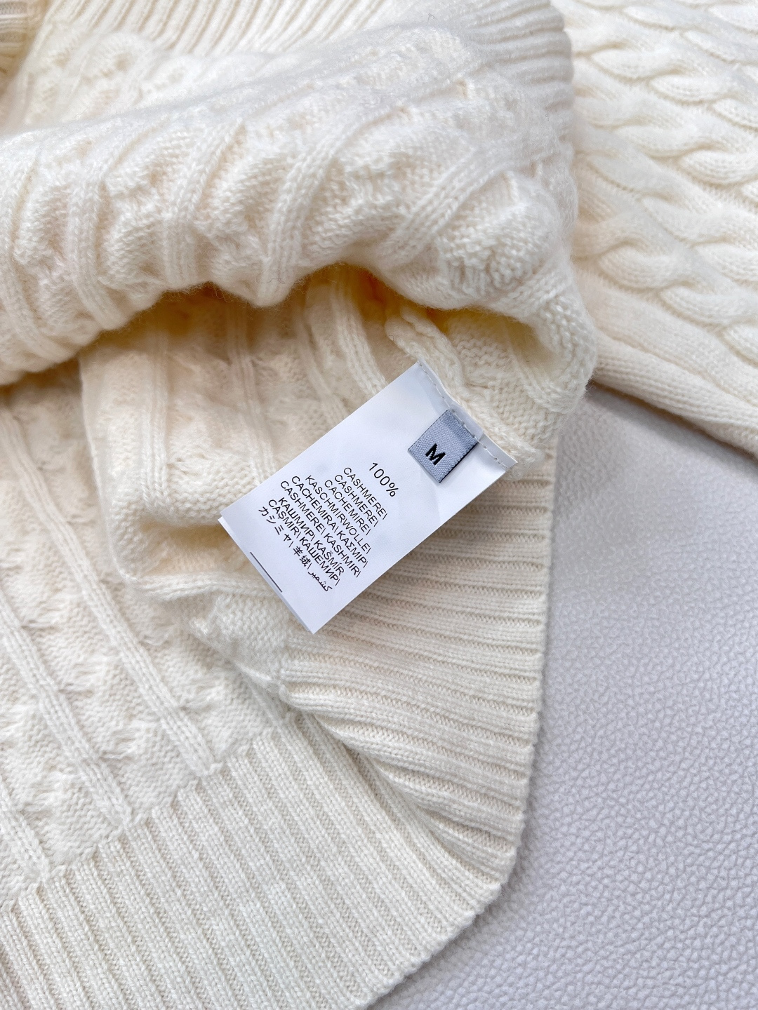 🆕Brunello Cucin*lli 24SS秋冬新款超减龄的徽标装饰V领羊绒针织开衫丨⚠独家高版出品