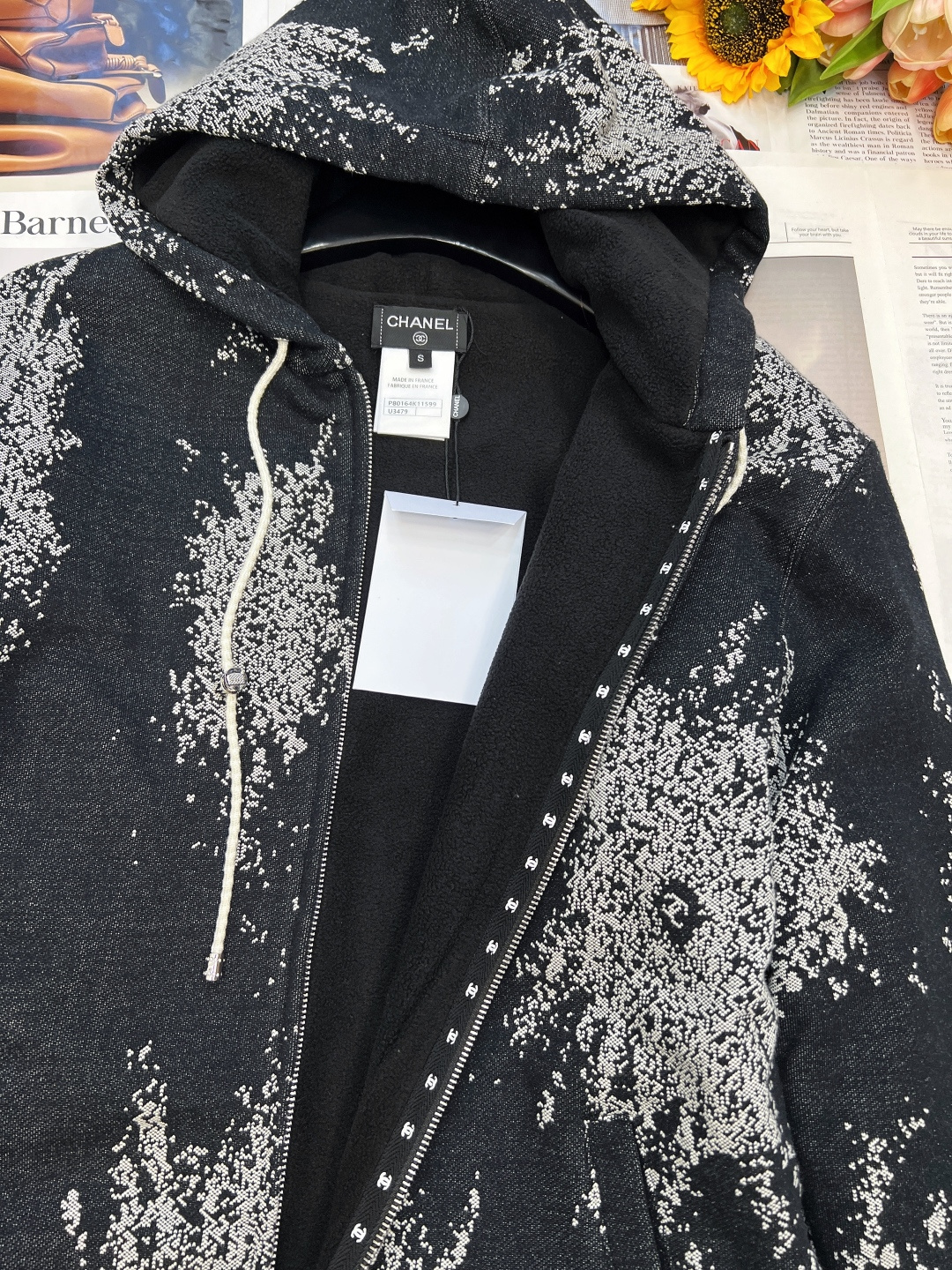 🆕Chanel新款连帽钩花加绒外套，定制YB原生全棉材质 柔软亲肤 久洗不易变形起球 质感十足 连帽拉链