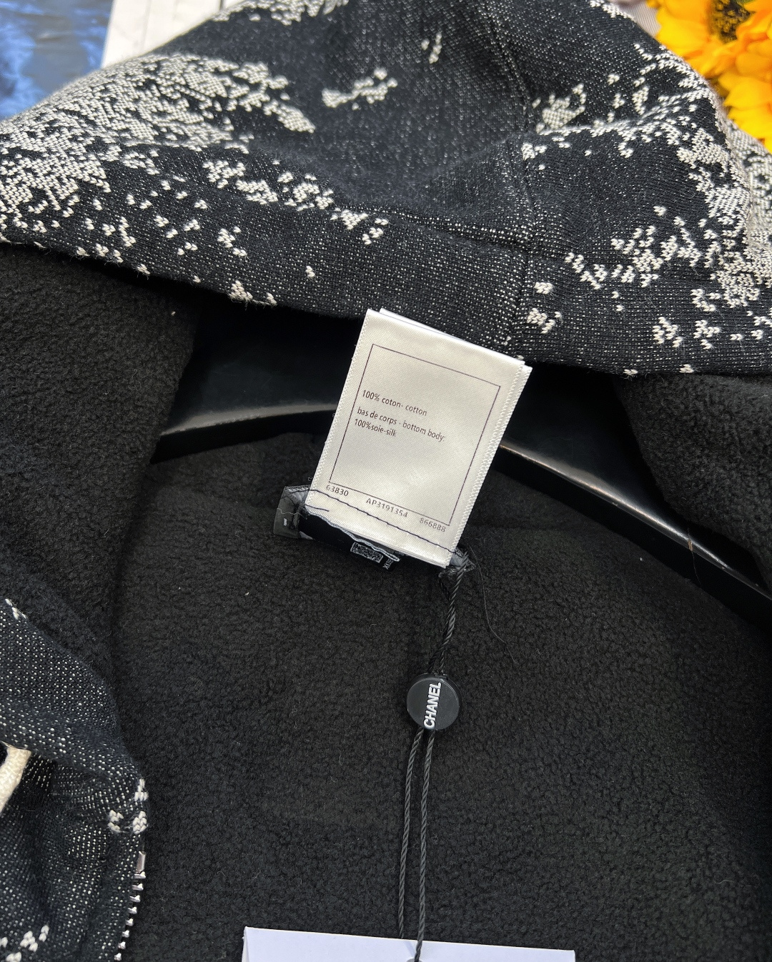 🆕Chanel新款连帽钩花加绒外套，定制YB原生全棉材质 柔软亲肤 久洗不易变形起球 质感十足 连帽拉链