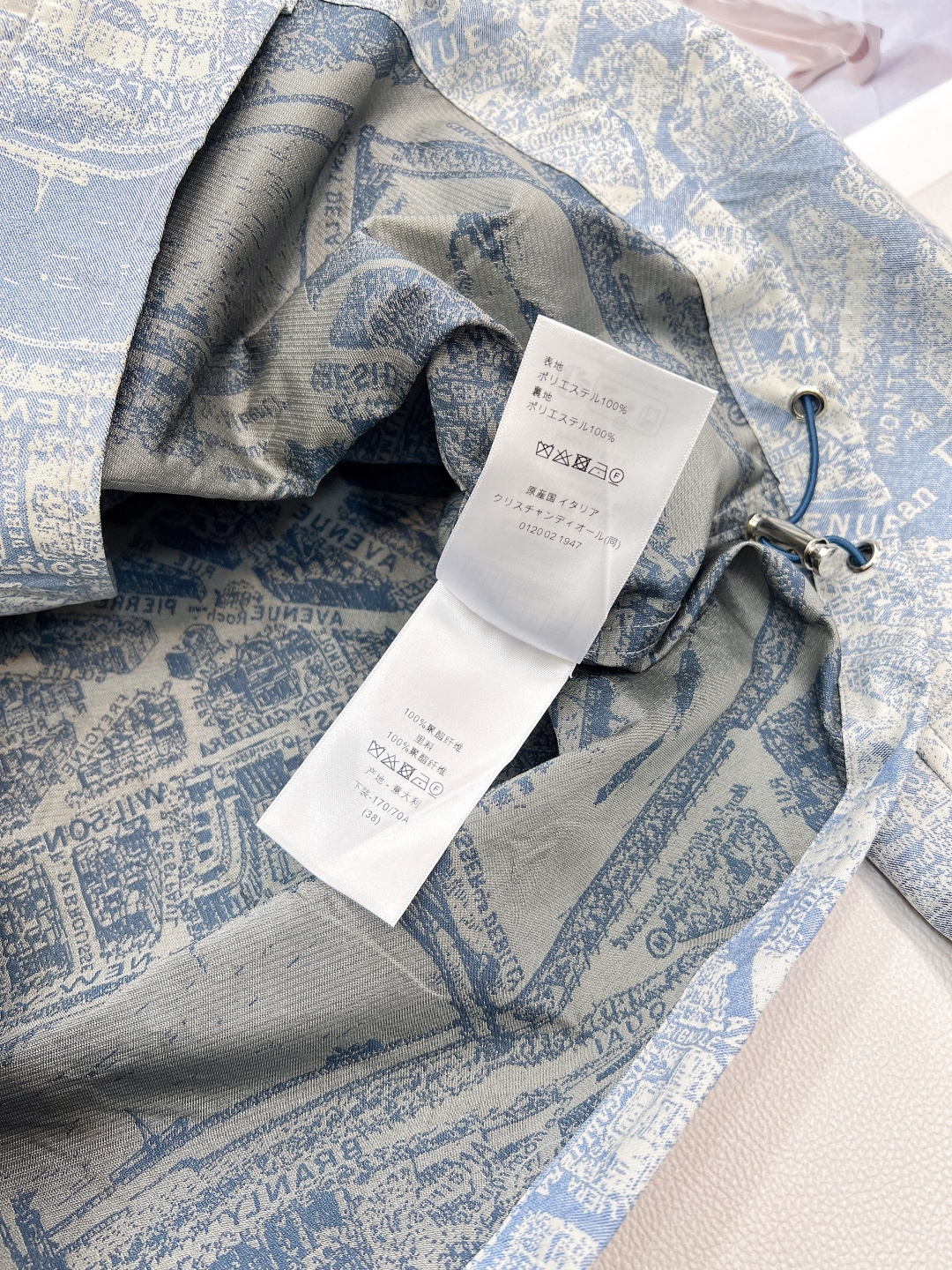 🆕DIOR 新款提花面料连帽夹克冲锋衣外套💫绝对是本系列中最爆的款 没有之一！宽松夹克版型帅气又拉风 ！