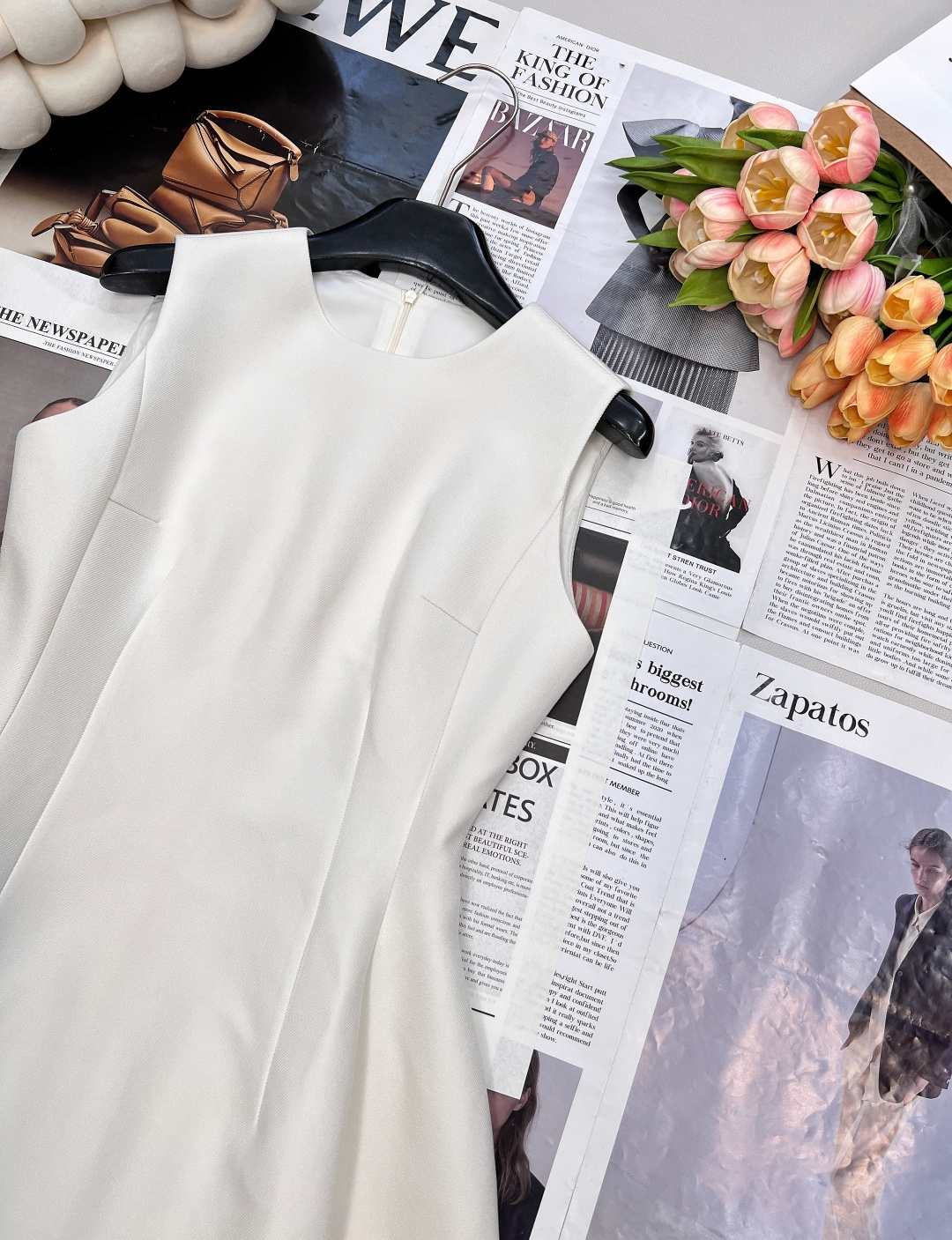 🆕DIOR新款花苞无袖收腰长款背心连衣裙这种日常又高级的裙子真的会让人反复爱上裙身没有其他辅料的点缀装饰