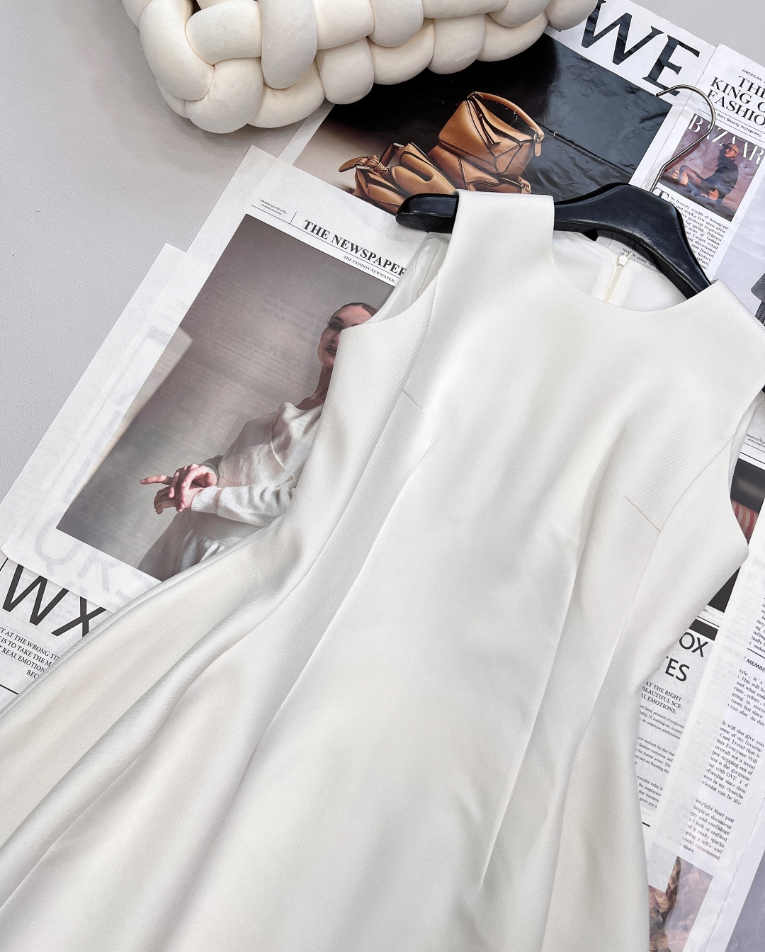 🆕DIOR新款花苞无袖收腰长款背心连衣裙这种日常又高级的裙子真的会让人反复爱上裙身没有其他辅料的点缀装饰