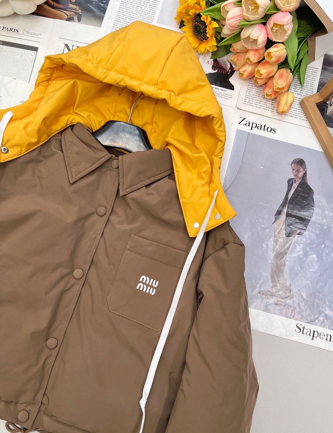 🆕Miumiu2025新款可拆卸撞色连帽羽绒外套，定制YB进口防风尼龙材质 质感光泽 防水防风 白鹅绒填