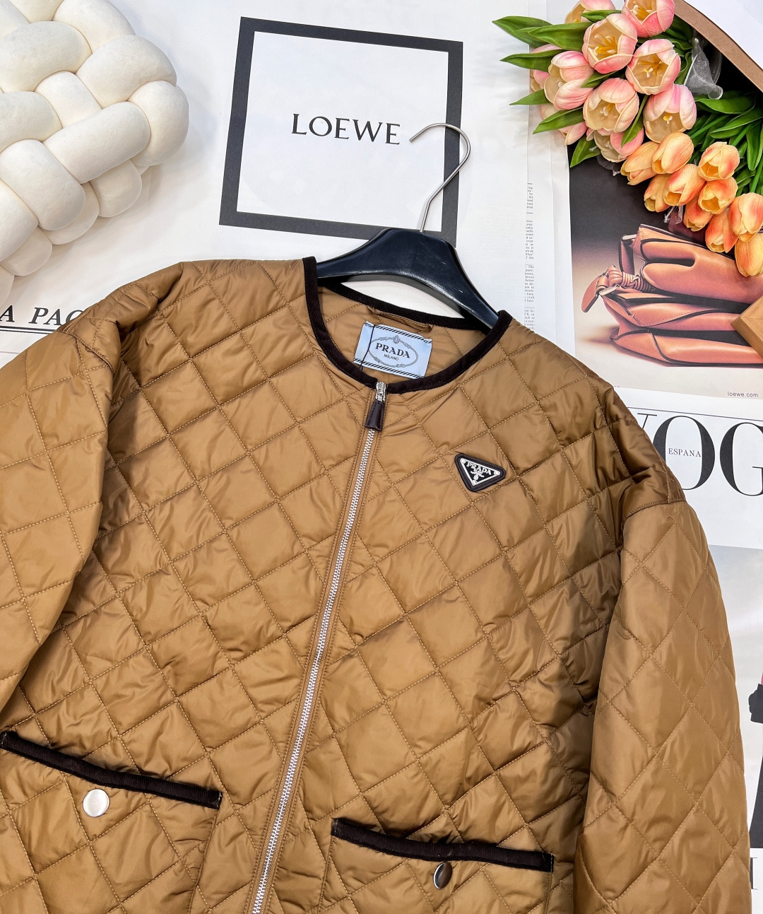 🆕PRADA菱格圆领羽绒棉服，定制YB进口防风防水尼龙材质 其工艺还原 升级材质 提升秋冬御寒功能 羽绒