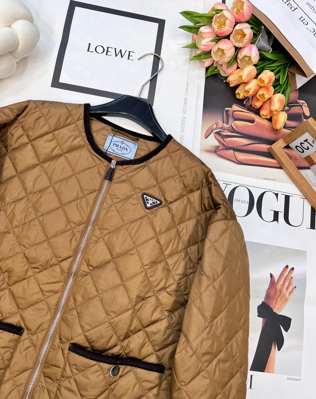 🆕PRADA菱格圆领羽绒棉服，定制YB进口防风防水尼龙材质 其工艺还原 升级材质 提升秋冬御寒功能 羽绒